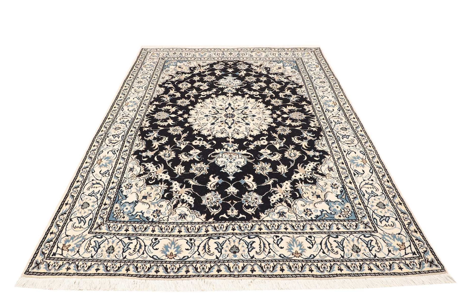Hand-Knotted Nain Persian Rug, 168 × 246 cm, Wool - Image 4