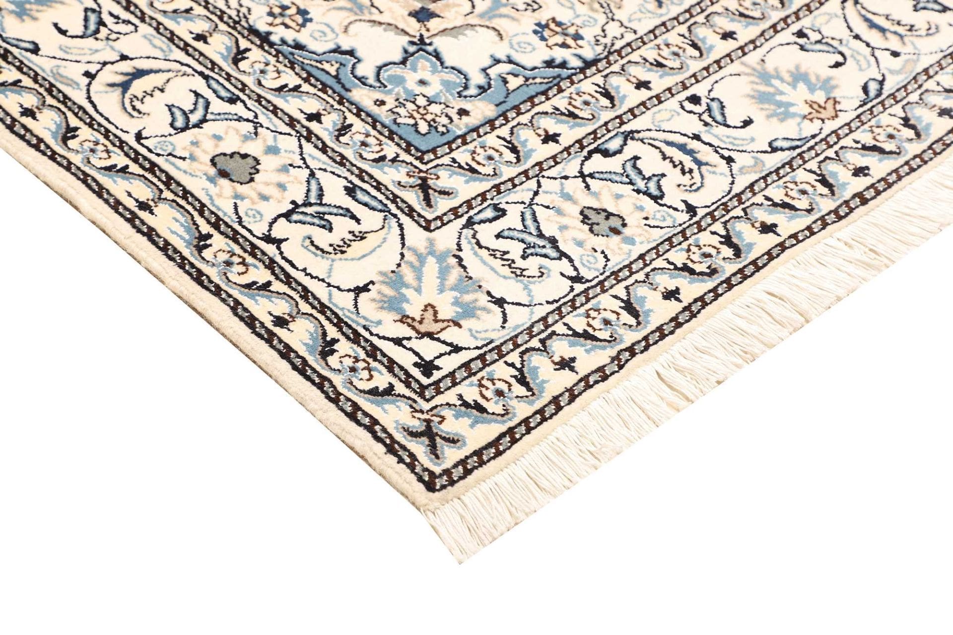 Hand-Knotted Nain Persian Rug, 168 × 246 cm, Wool - Image 5