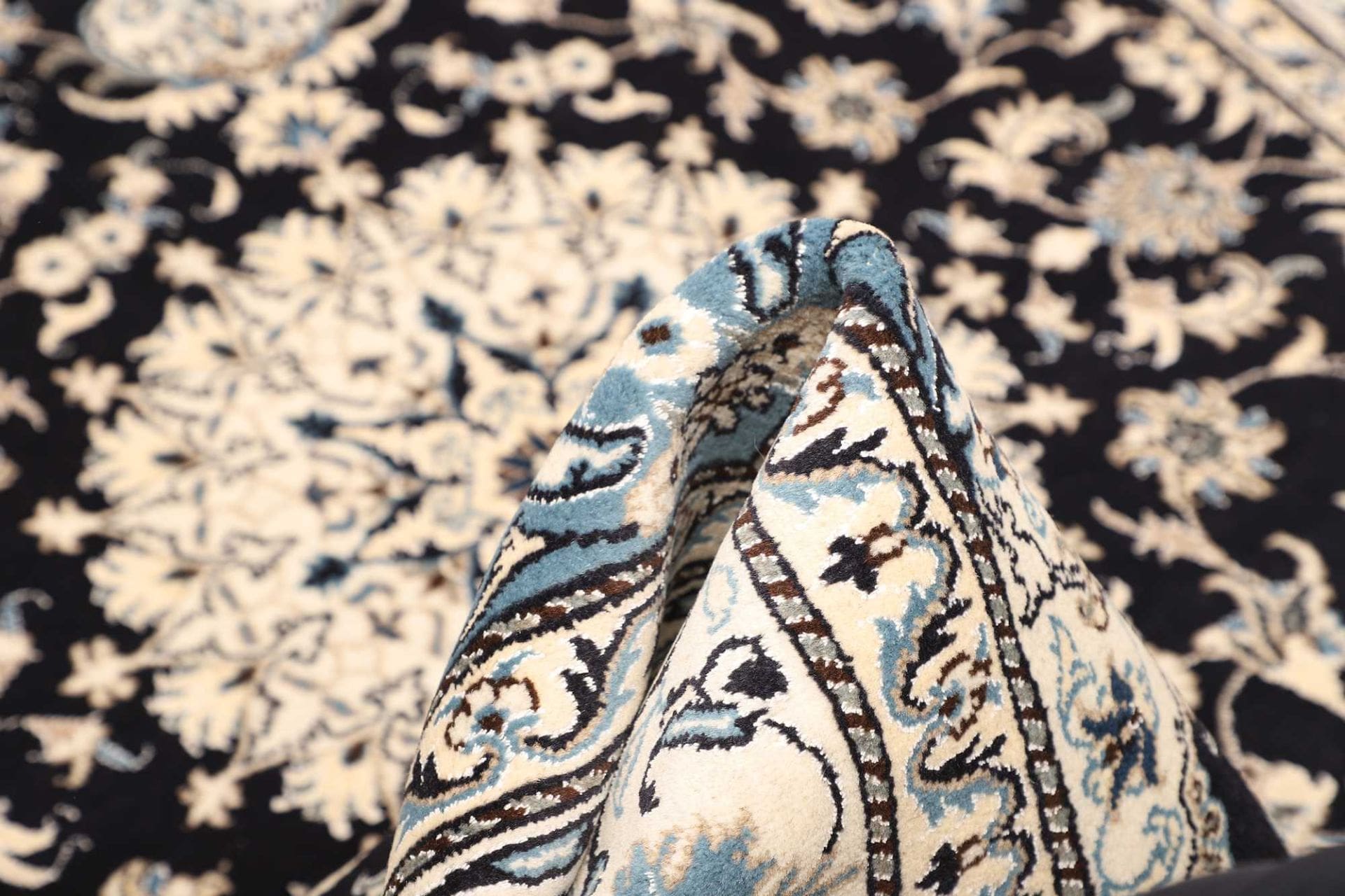 Hand-Knotted Nain Persian Rug, 168 × 246 cm, Wool - Image 9