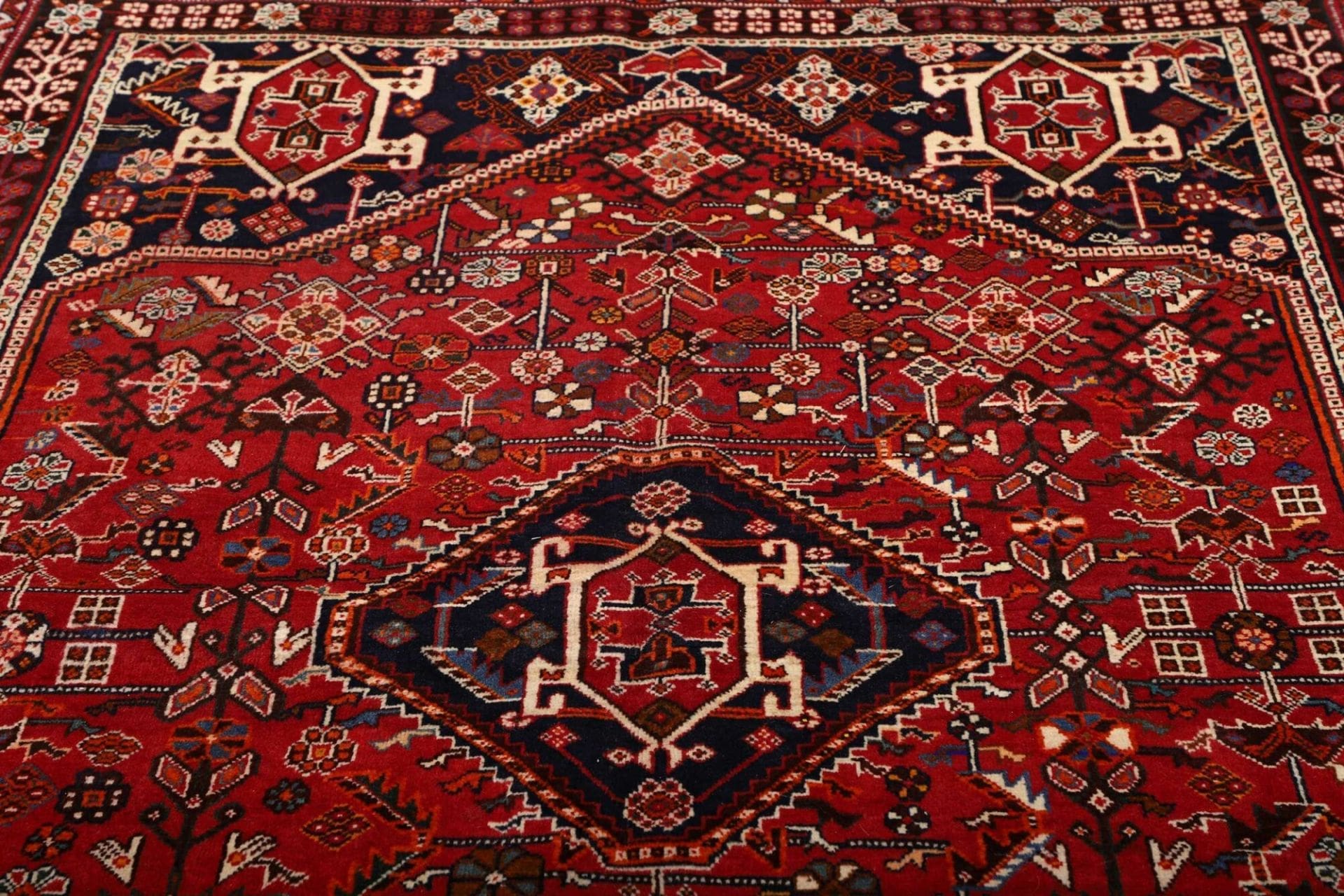 Hand-Knotted Shiraz Persian Rug, 163 × 252 cm, Wool - Image 8