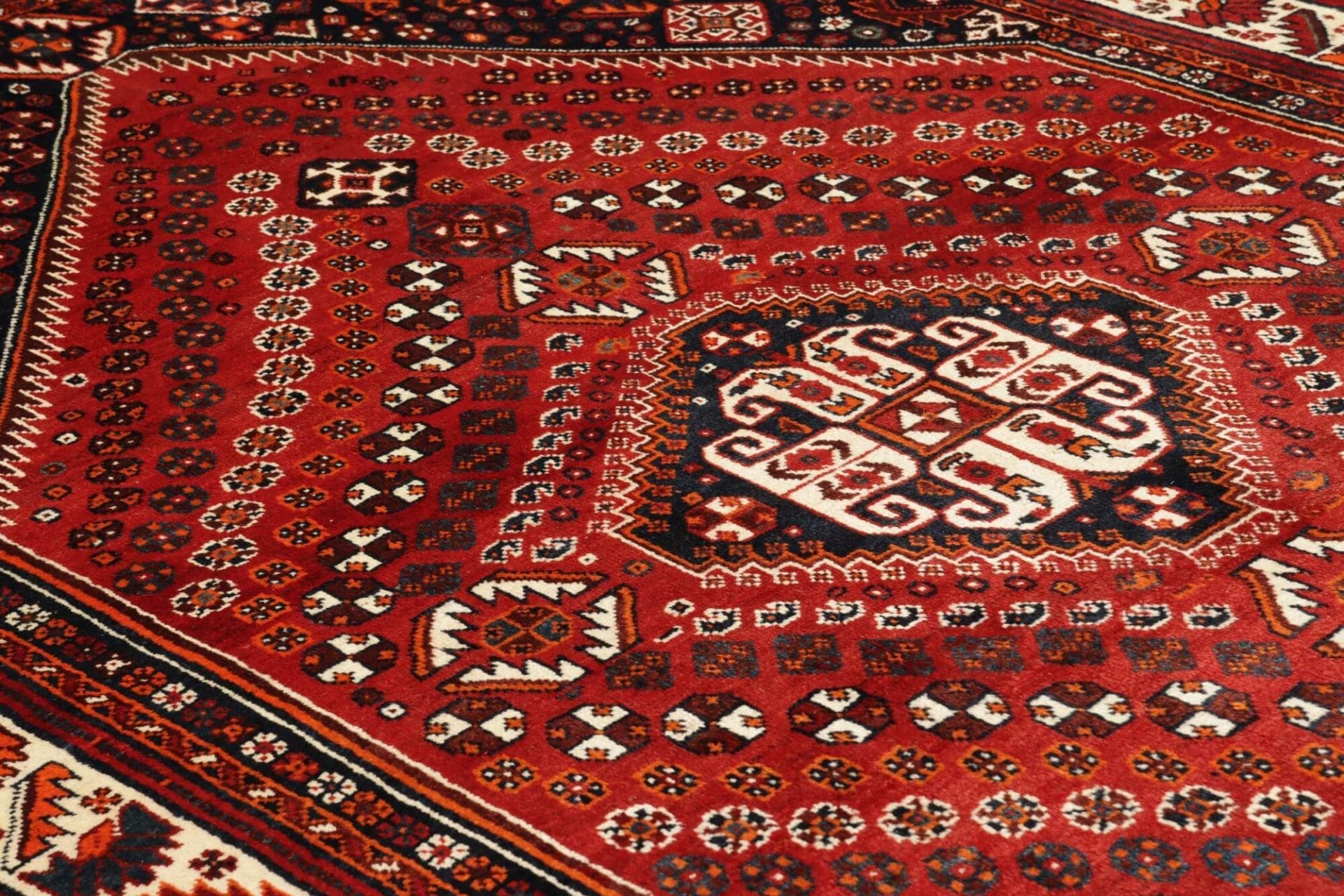 Shiraz Persian Rug 163 × 250 cm in Wool, hand-knotted - Image 7