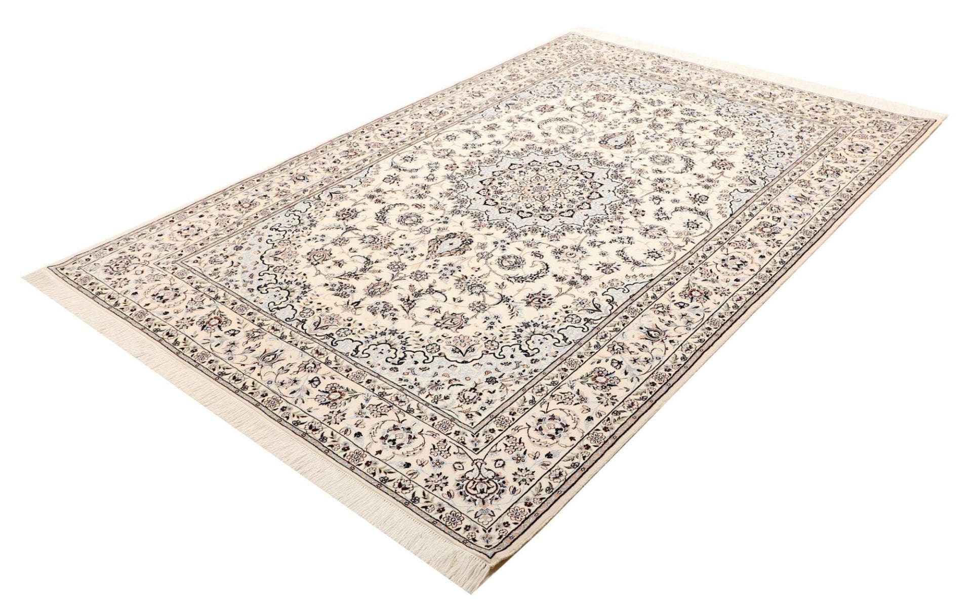 Alternative view of Nain Persian Rug 163 × 231 cm in Wool, hand-knotted
