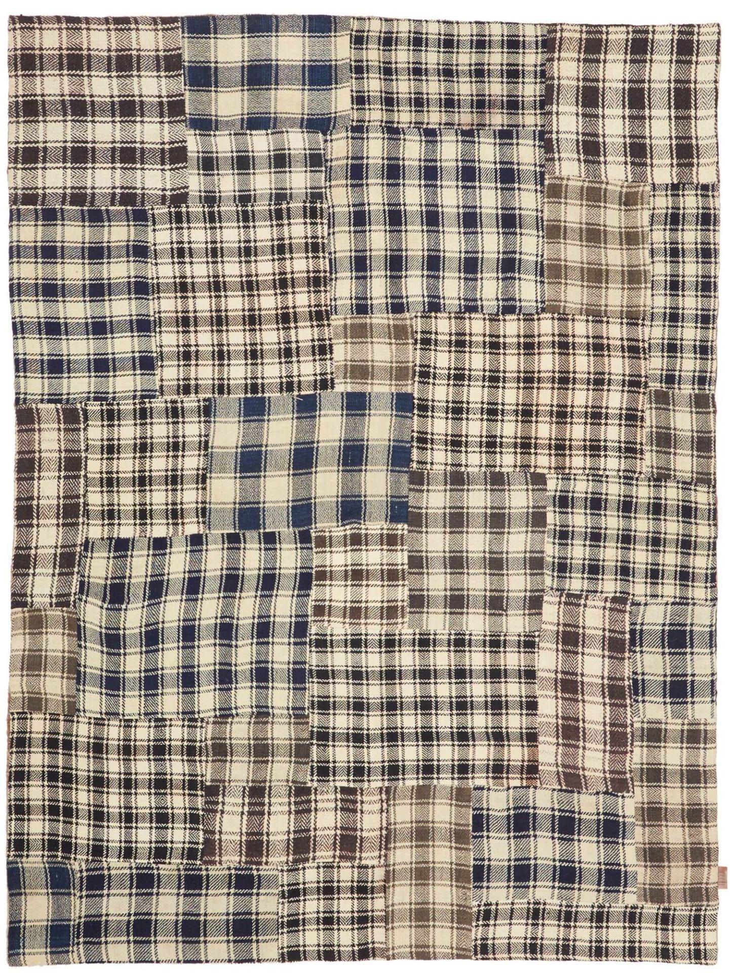 Persian Rug 155 × 202 cm in Wool, hand-knotted