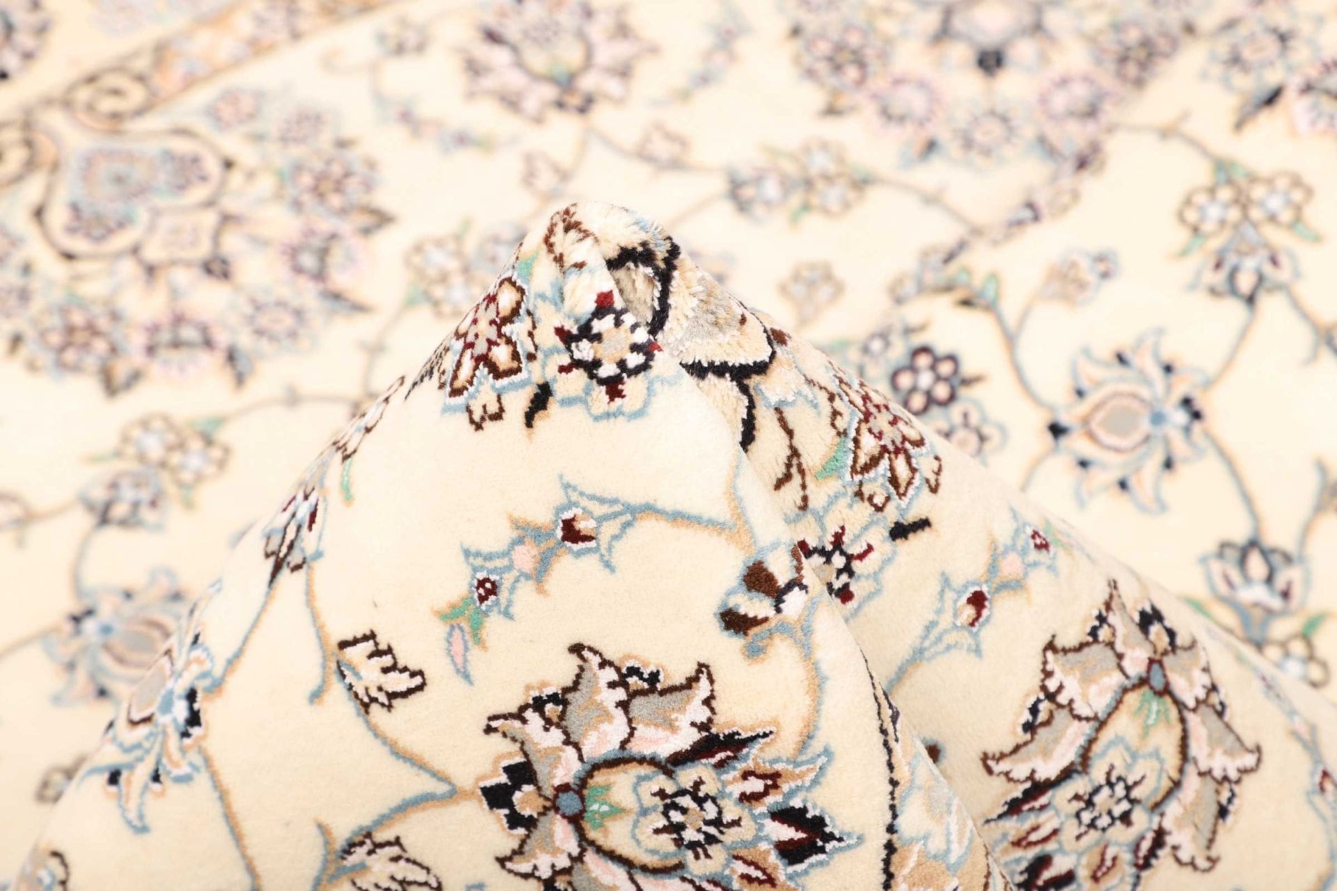 Nain Persian Rug 208 × 205 cm in Wool, hand-knotted - Image 7