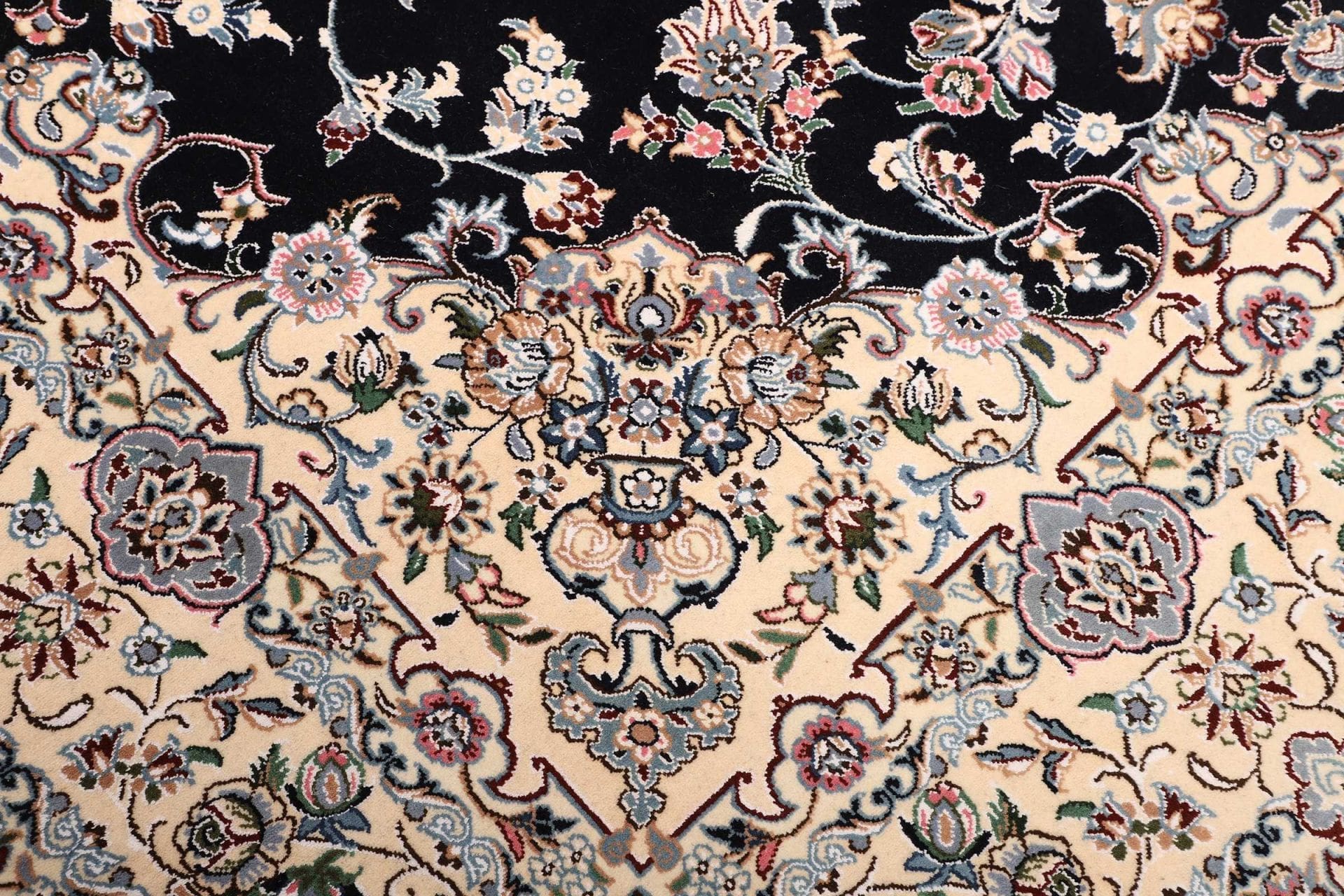 Hand-Knotted Nain Persian Rug, 200 × 207 cm, Wool - Image 6