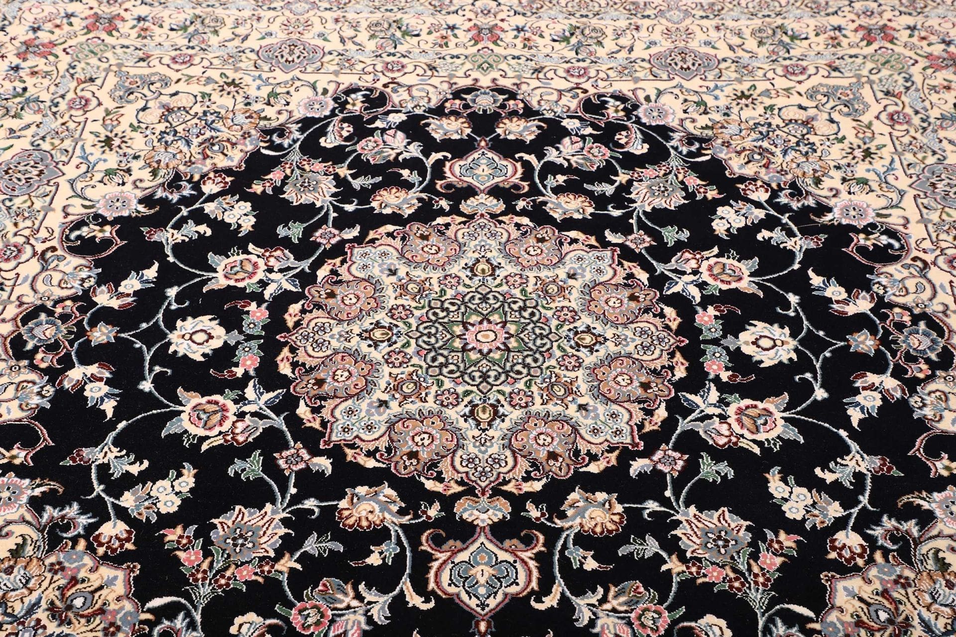 Hand-Knotted Nain Persian Rug, 200 × 207 cm, Wool - Image 8