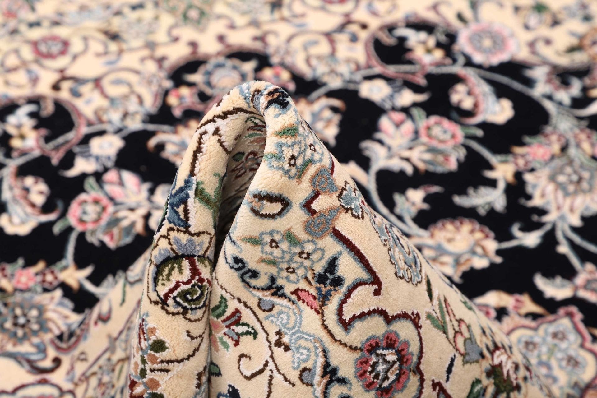 Hand-Knotted Nain Persian Rug, 200 × 207 cm, Wool - Image 9