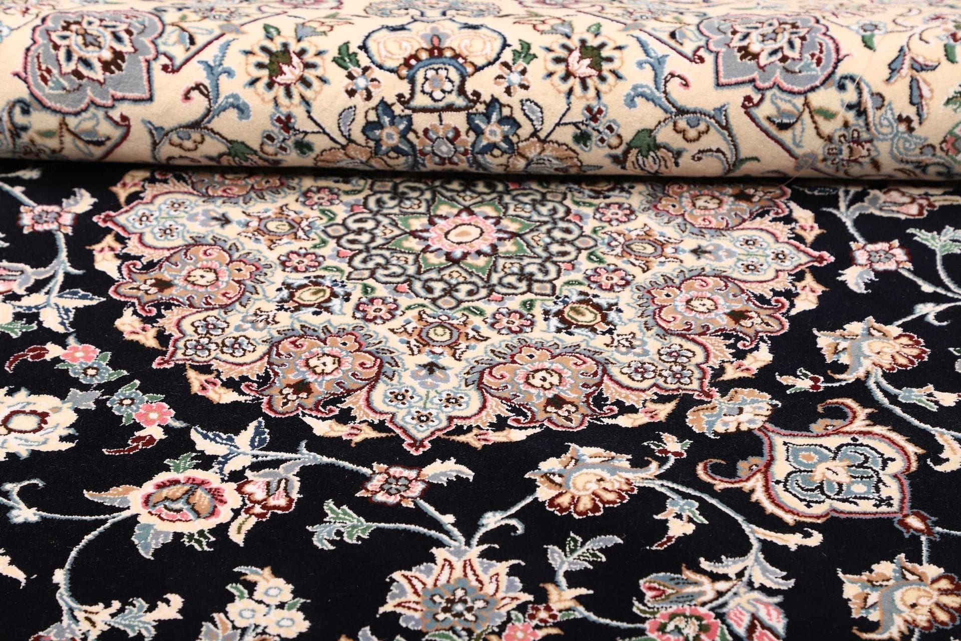 Hand-Knotted Nain Persian Rug, 200 × 207 cm, Wool - Image 10