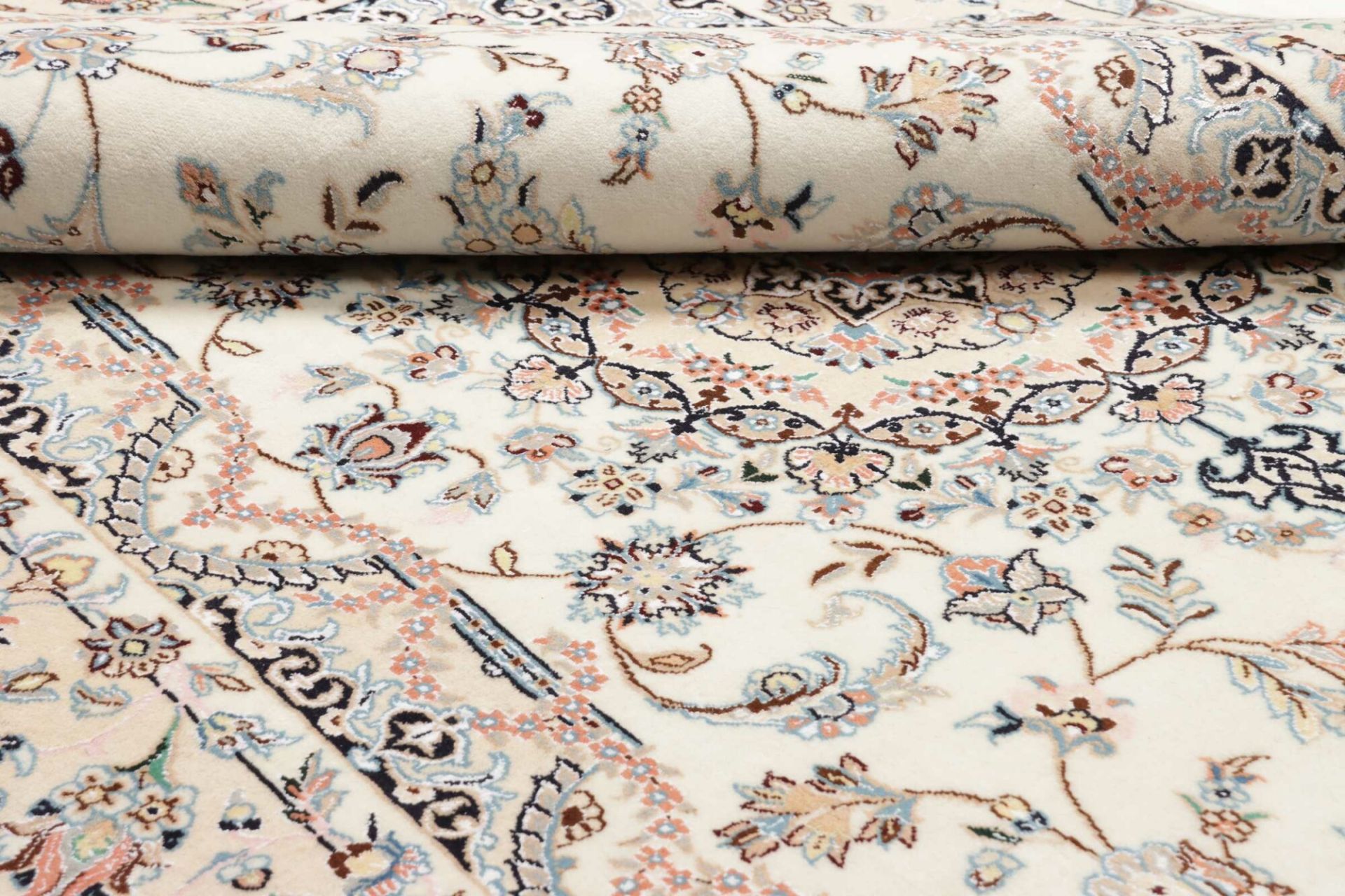 Wool Nain Persian Rug 148 × 225 cm, hand-knotted - Image 11