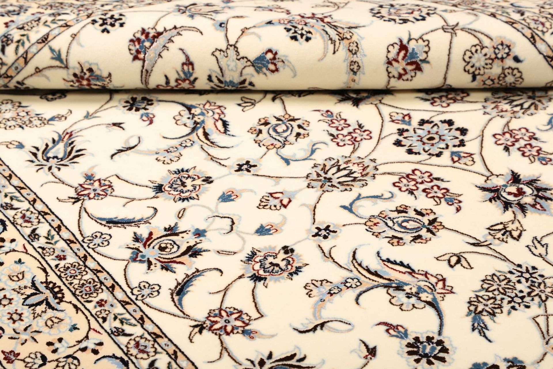 Nain Persian Rug 156 × 231 cm in Wool, hand-knotted - Image 11