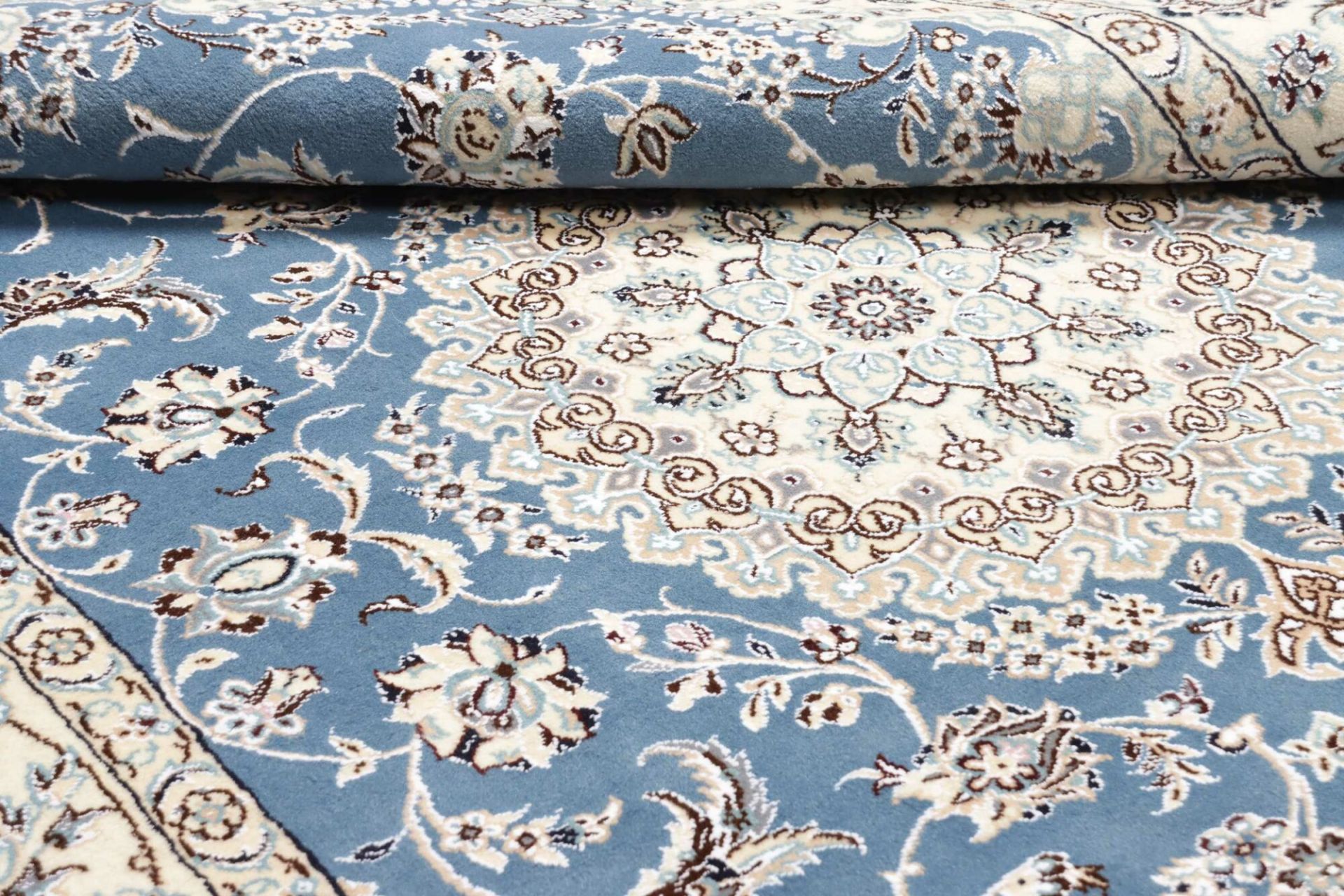 Wool Nain Persian Rug 153 × 236 cm, hand-knotted - Image 11