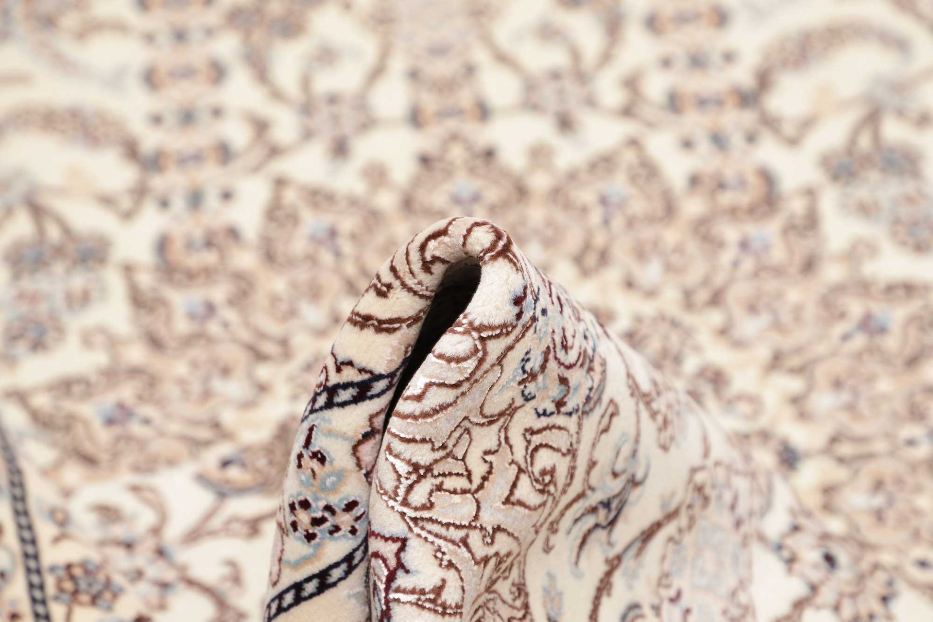 Nain Persian Rug 164 × 237 cm in Wool, hand-knotted - Image 11