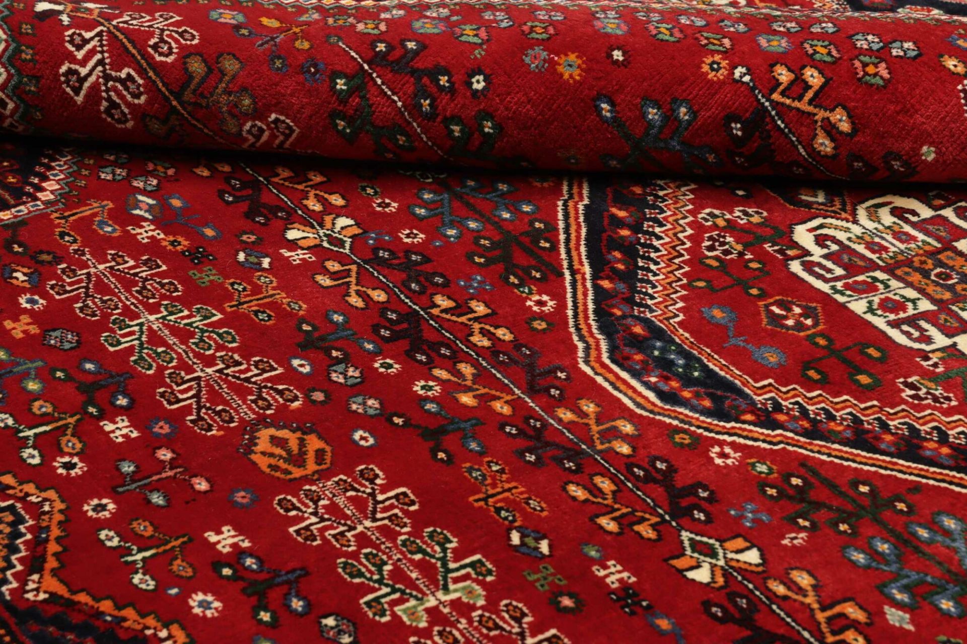 Qashqai Persian Rug 166 × 260 cm in Wool, hand-knotted - Image 11
