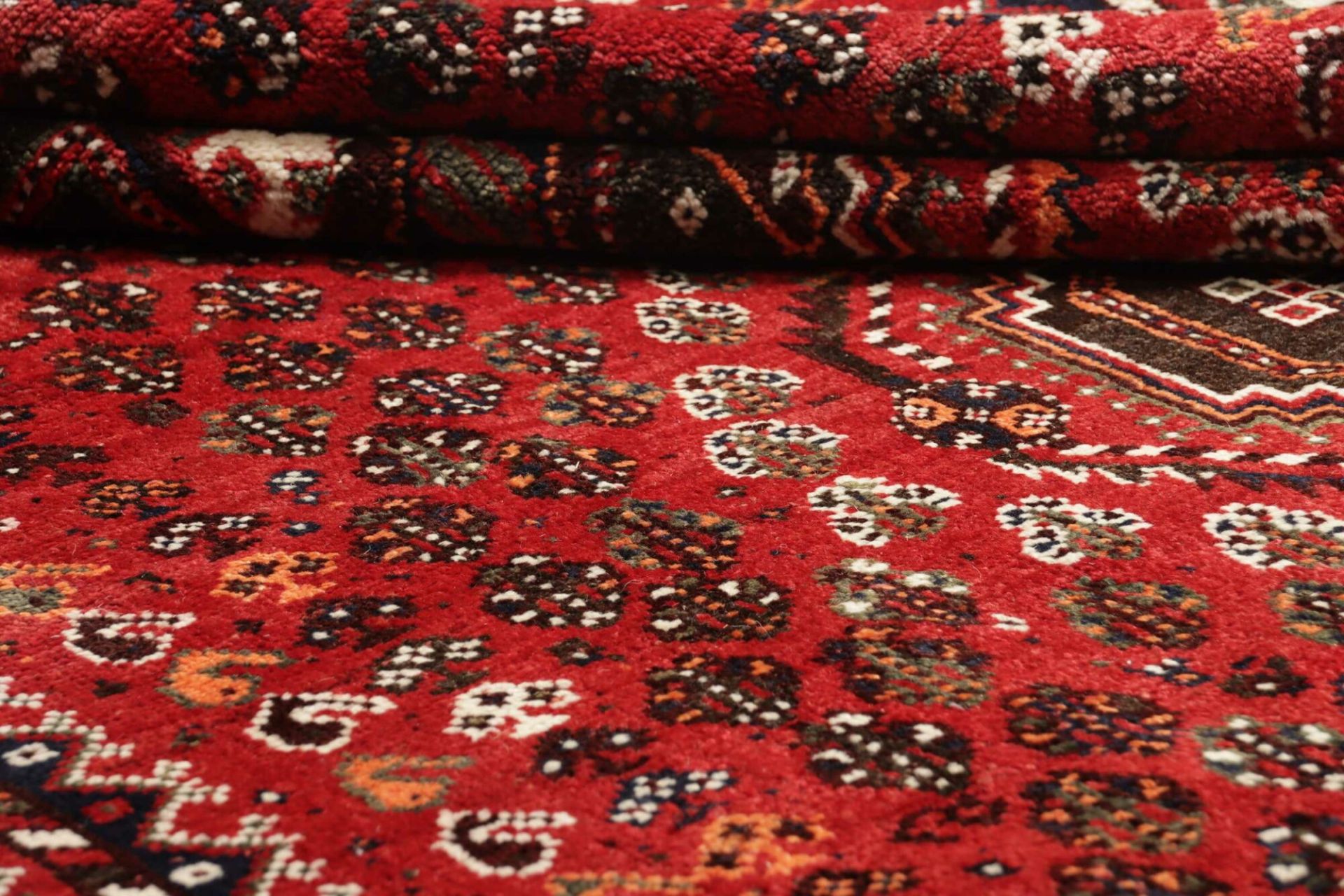 Shiraz Persian Rug 175 × 260 cm in Wool, hand-knotted - Image 11