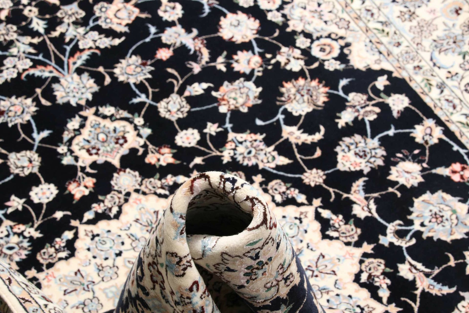 Nain Persian Rug 160 × 237 cm in Wool, hand-knotted - Image 12
