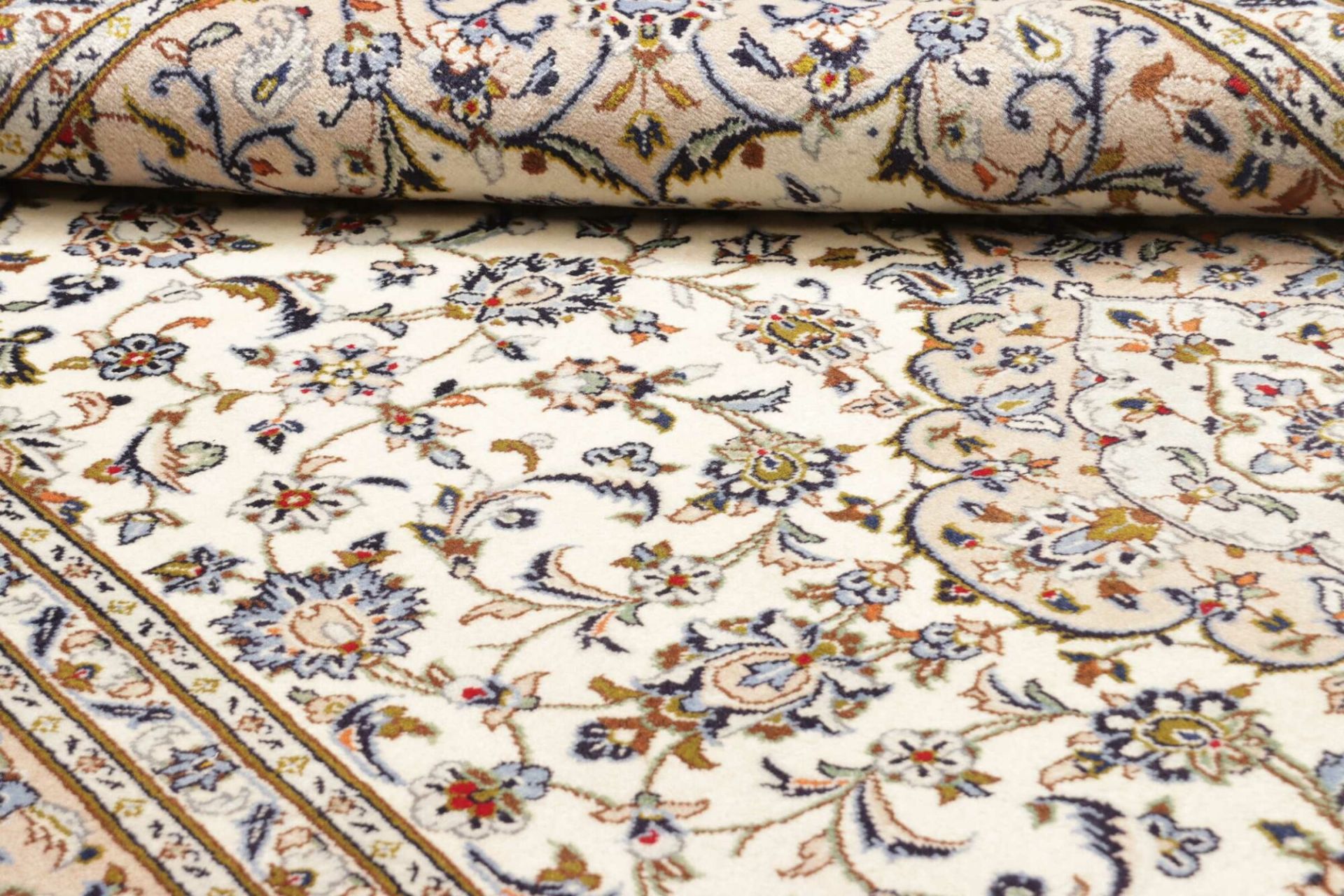 Hand-Knotted Kashan Persian Rug, 207 × 322 cm, Wool - Image 11
