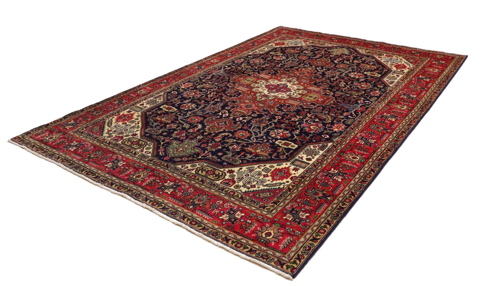 Alternative view of Tabriz Persian Rug 211 × 313 cm in Wool, hand-knotted
