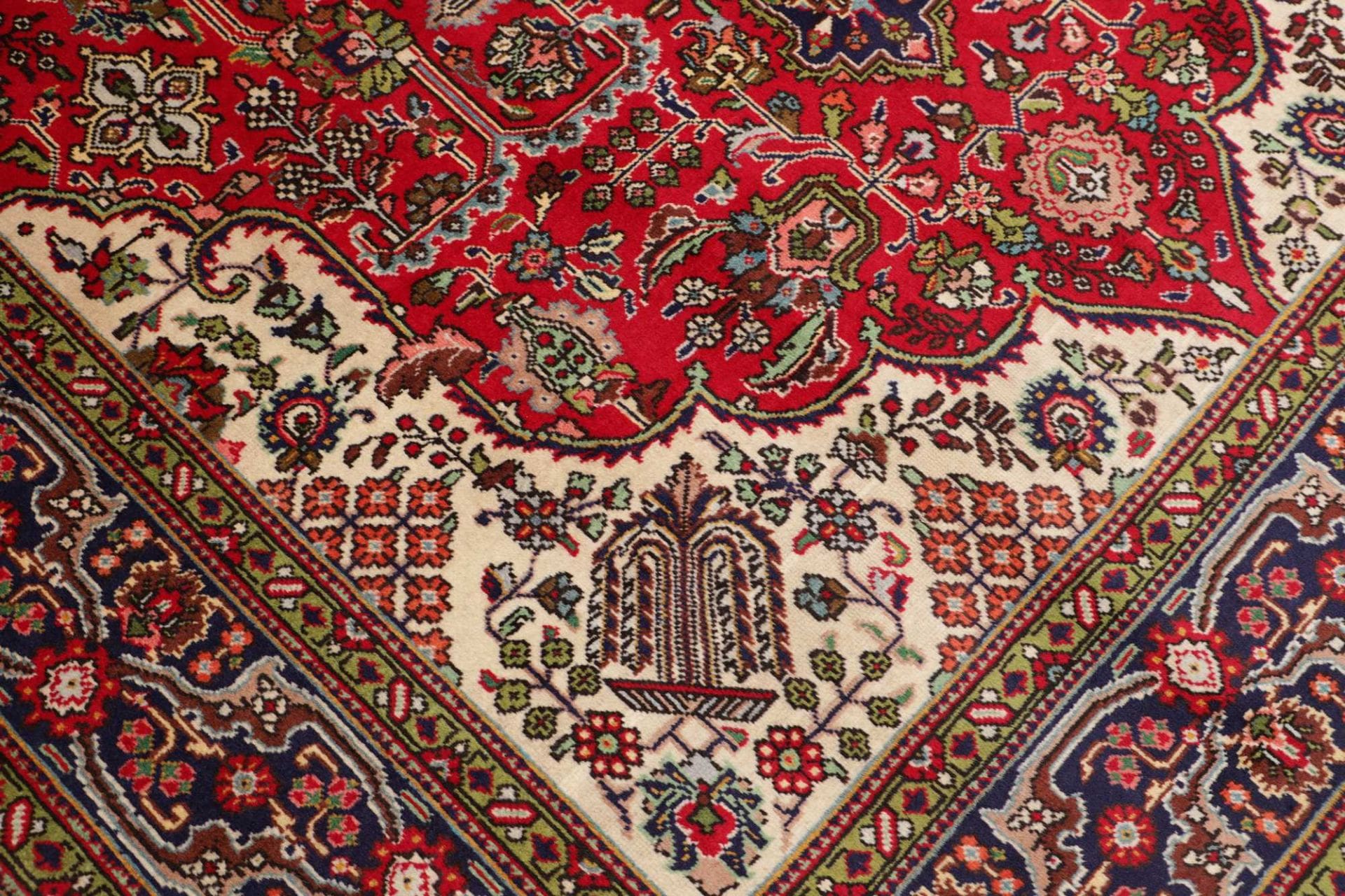Tabriz Persian Rug 205 × 290 cm in Wool, hand-knotted - Image 6