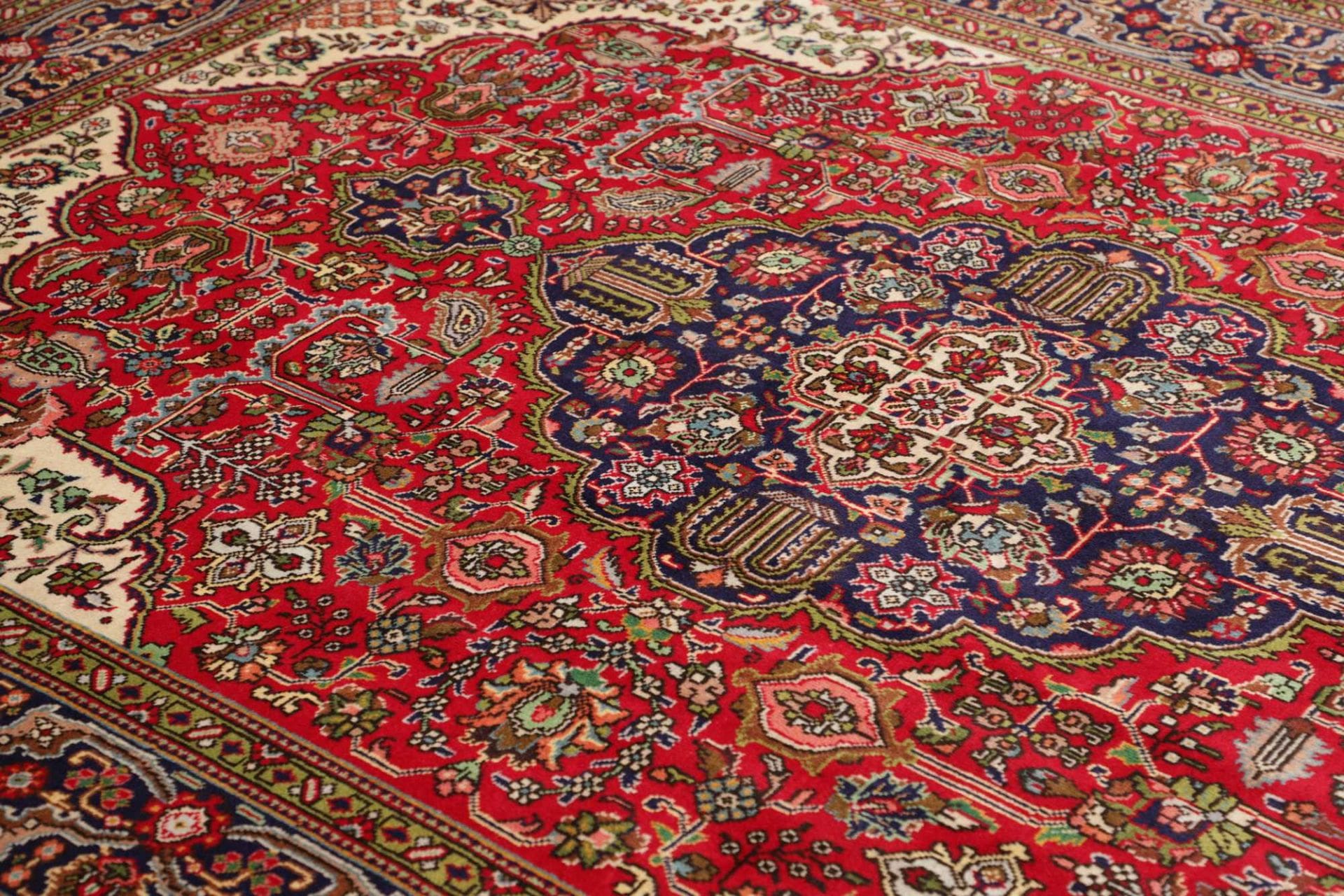 Tabriz Persian Rug 205 × 290 cm in Wool, hand-knotted - Image 7