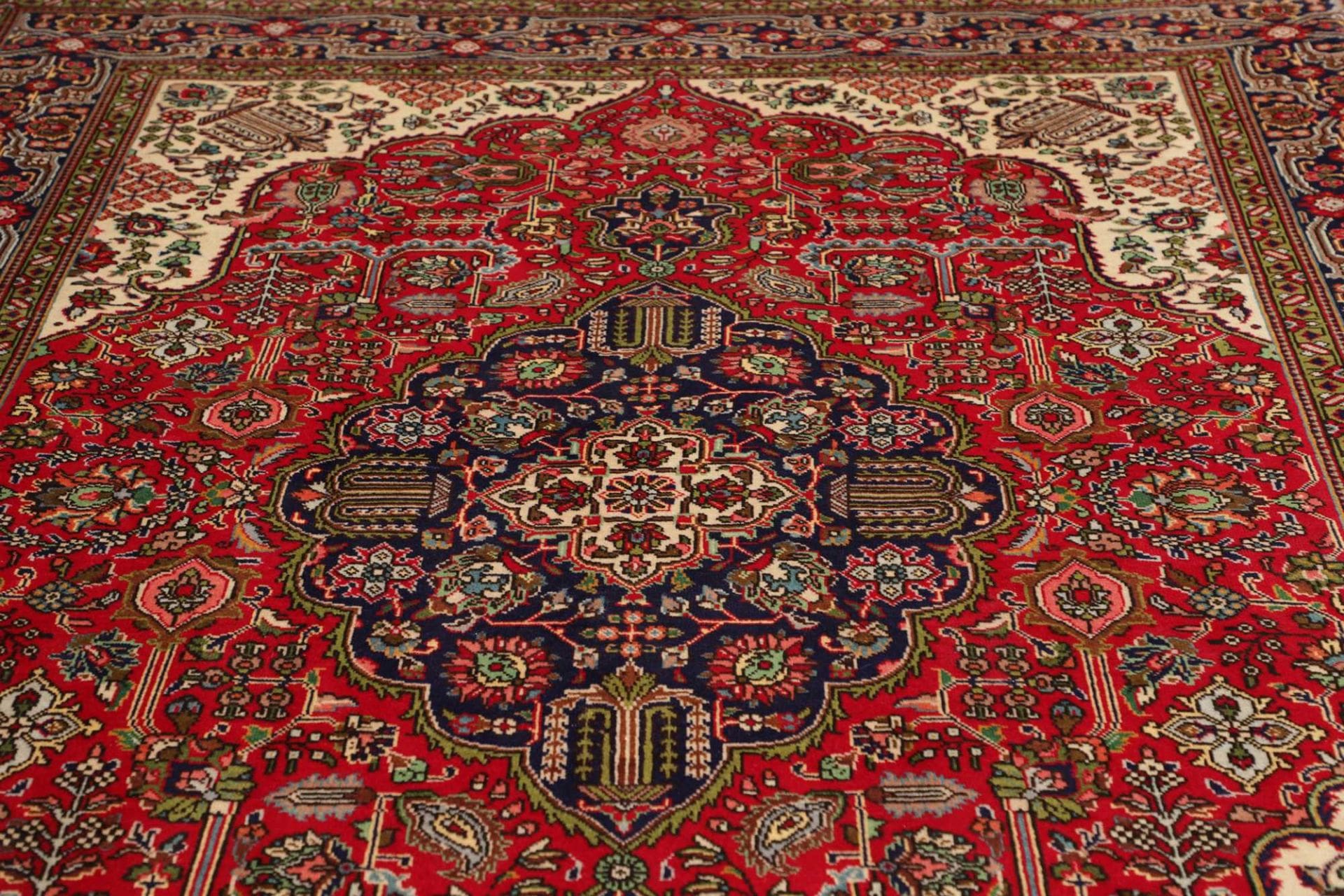 Tabriz Persian Rug 205 × 290 cm in Wool, hand-knotted - Image 8