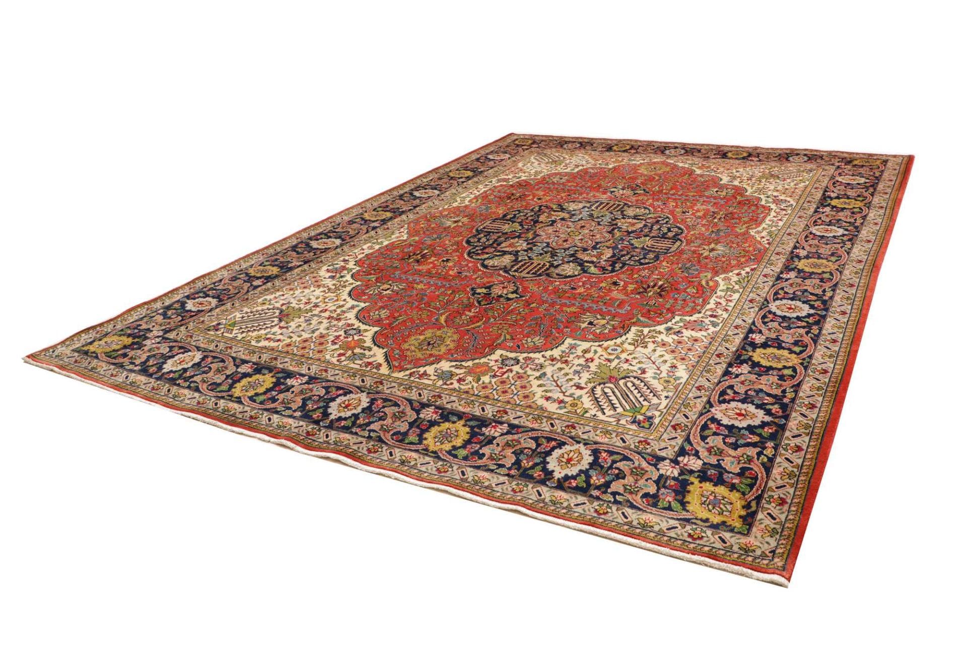 Alternative view of Tabriz Persian Rug 296 × 386 cm in Wool, hand-knotted