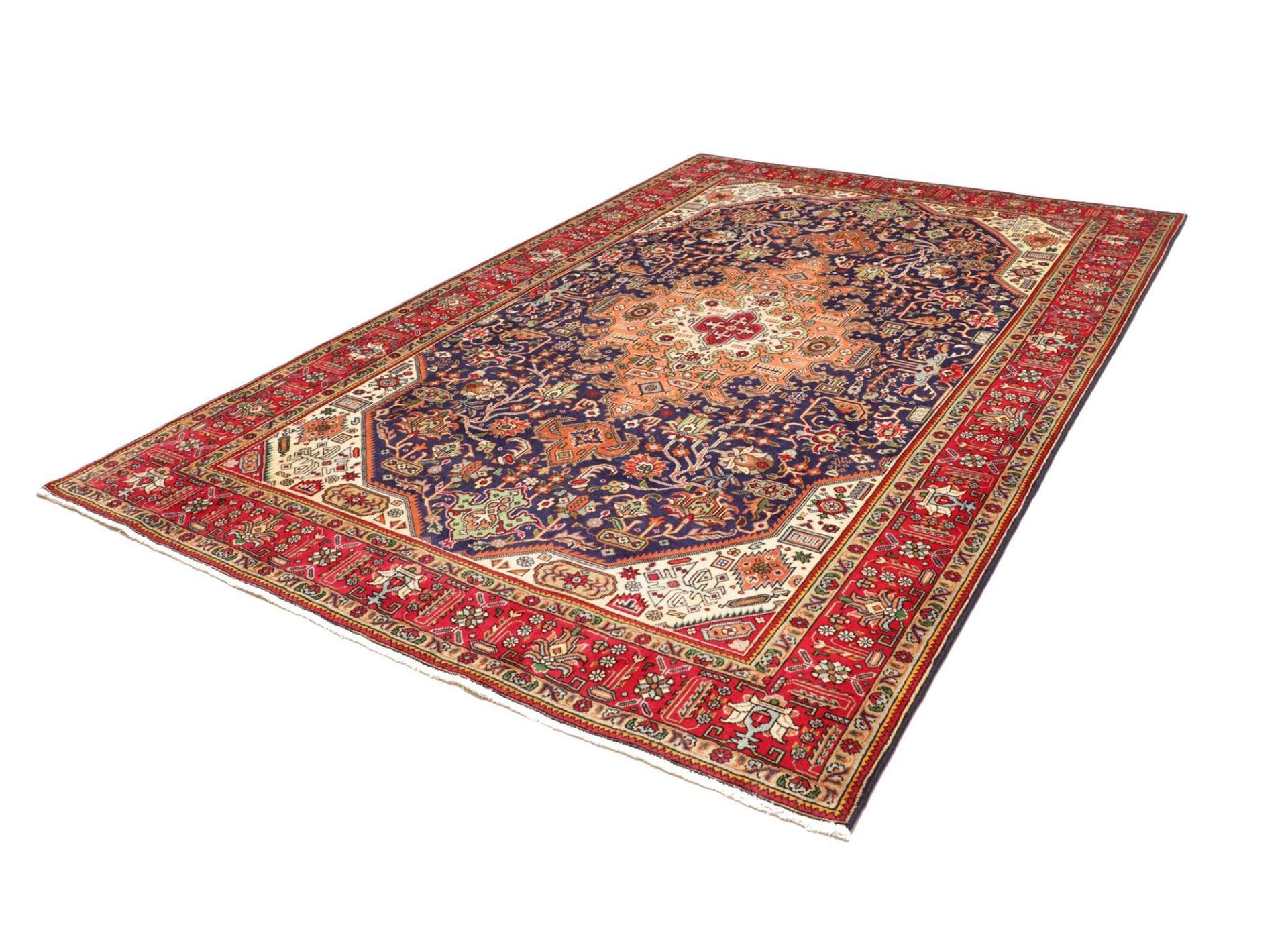 Alternative view of Tabriz Persian Rug 207 × 299 cm in Wool, hand-knotted