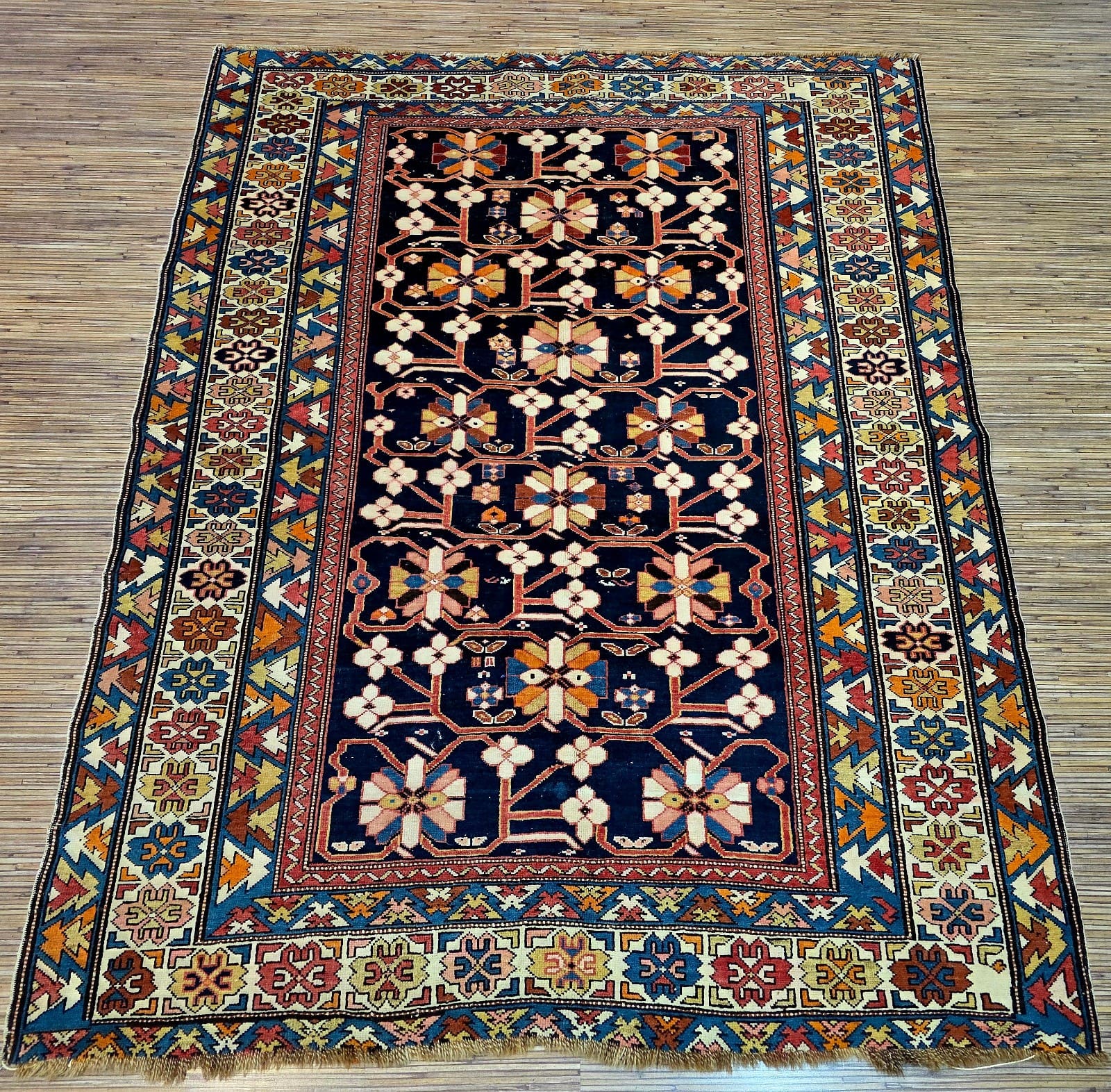 Wool Kazak Oriental Rug 168 × 130 cm, hand-knotted - Image 3
