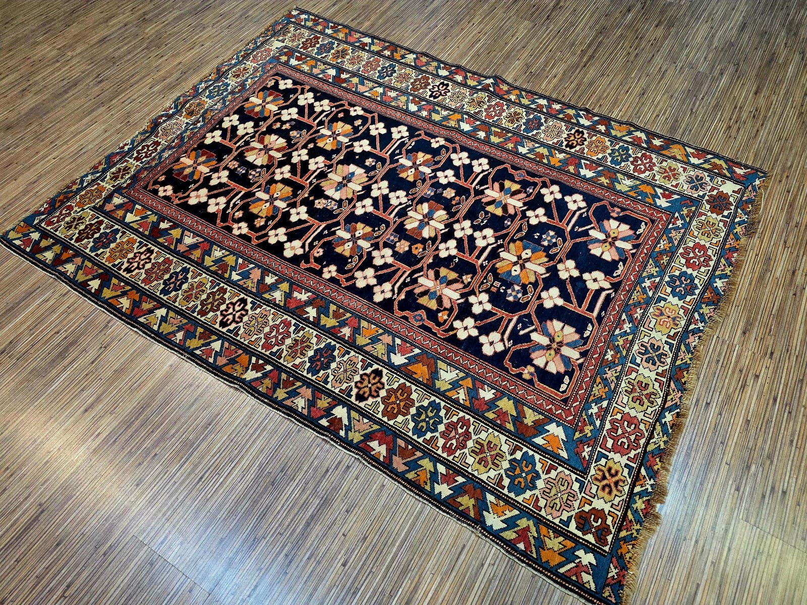 Wool Kazak Oriental Rug 168 × 130 cm, hand-knotted - Image 4