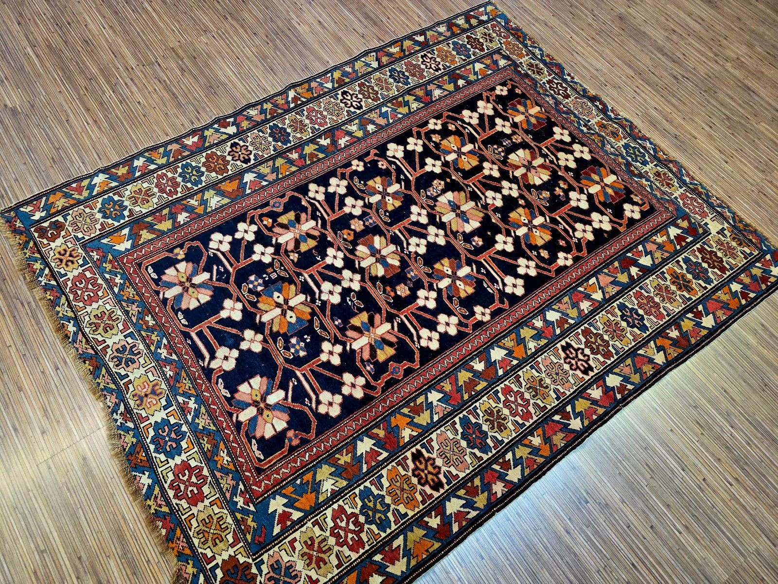 Wool Kazak Oriental Rug 168 × 130 cm, hand-knotted - Image 6