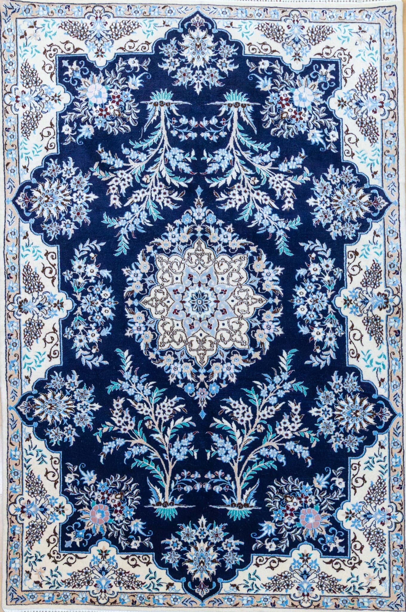Wool & Silk Nain Persian Rug 178 × 115 cm, hand-knotted