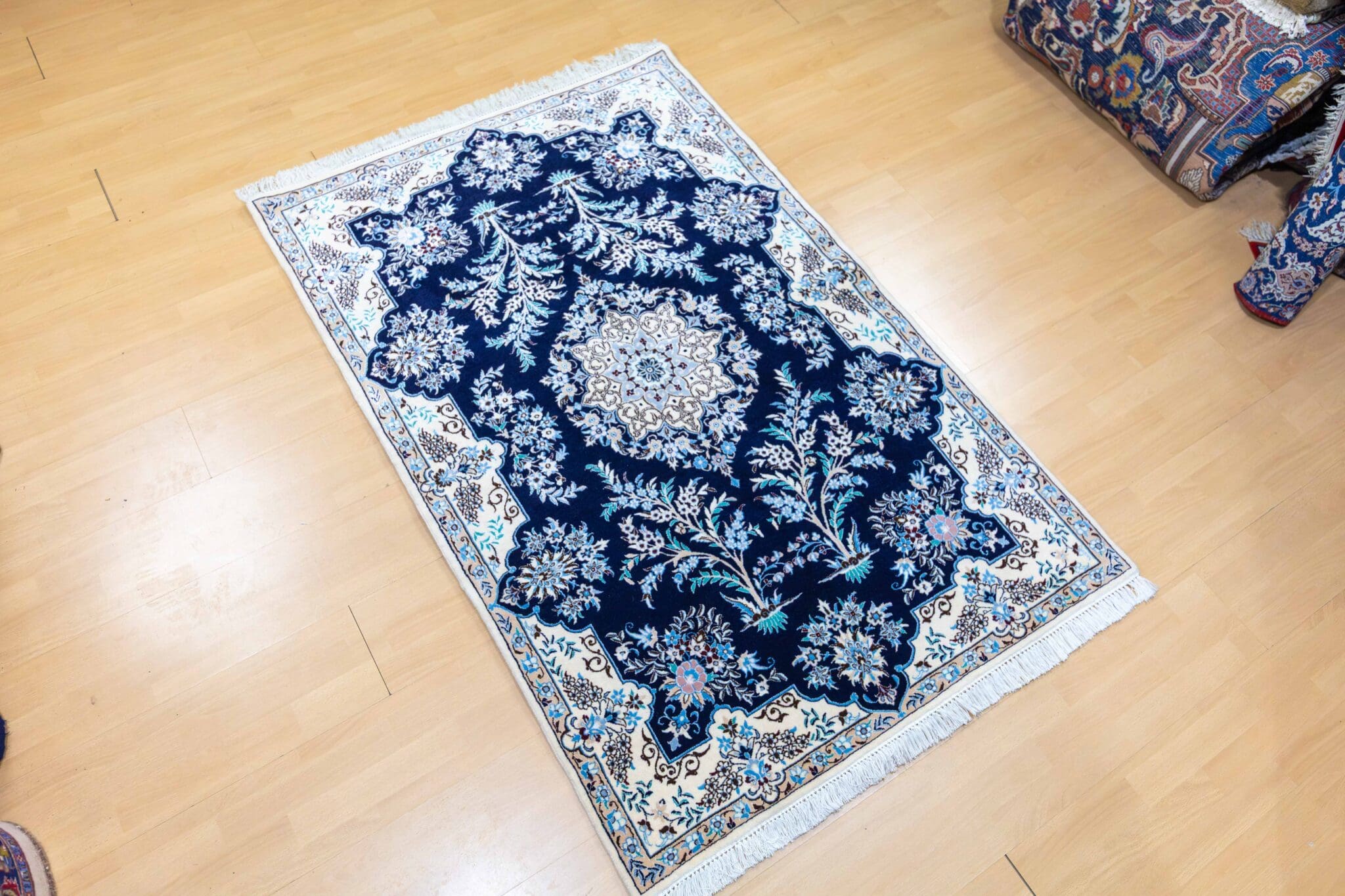 Alternative view of Wool & Silk Nain Persian Rug 178 × 115 cm, hand-knotted