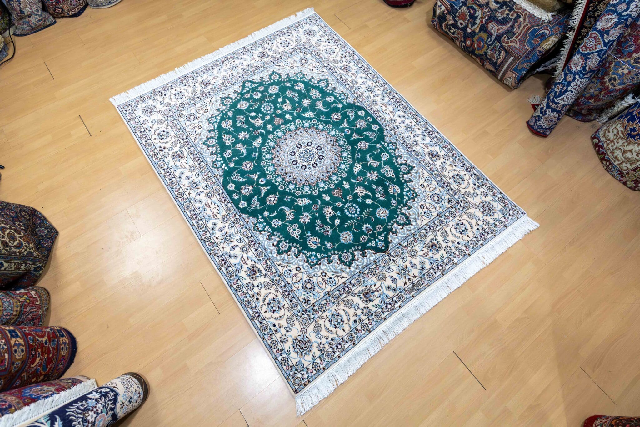 Hand-Knotted Nain Persian Rug, 200 × 150 cm, Wool - Image 3