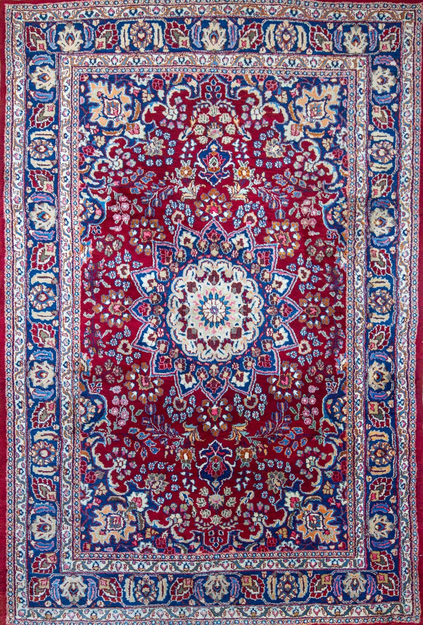 Mashhad Persian Rug 315 × 204 cm in Wool, hand-knotted