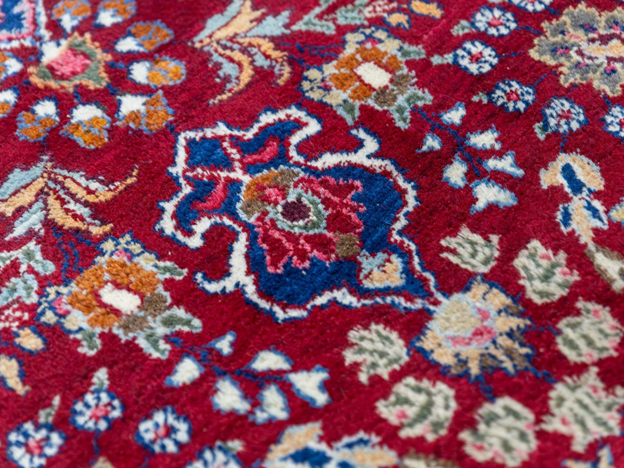 Mashhad Persian Rug 315 × 204 cm in Wool, hand-knotted - Image 13
