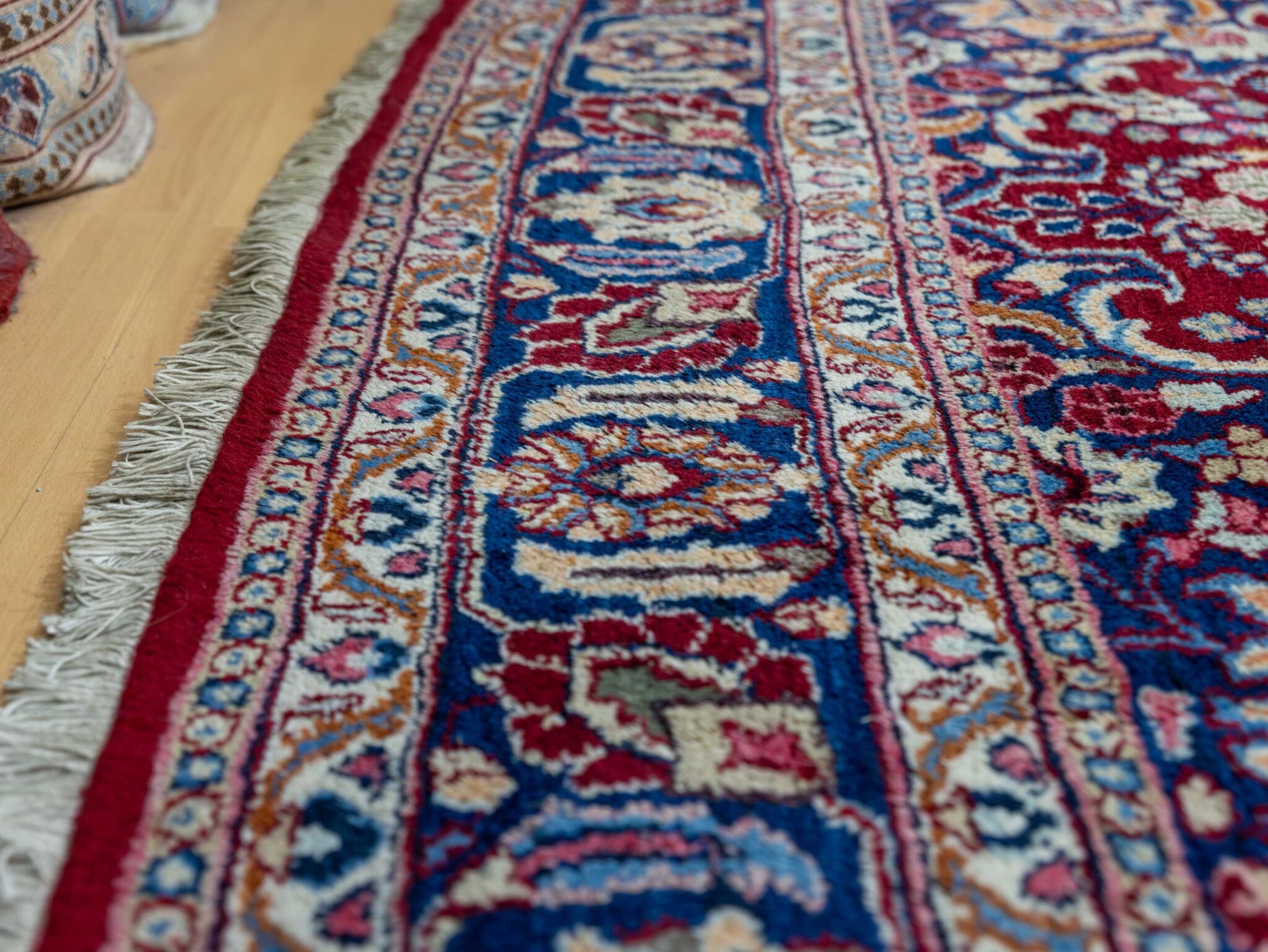 Mashhad Persian Rug 315 × 204 cm in Wool, hand-knotted - Image 15