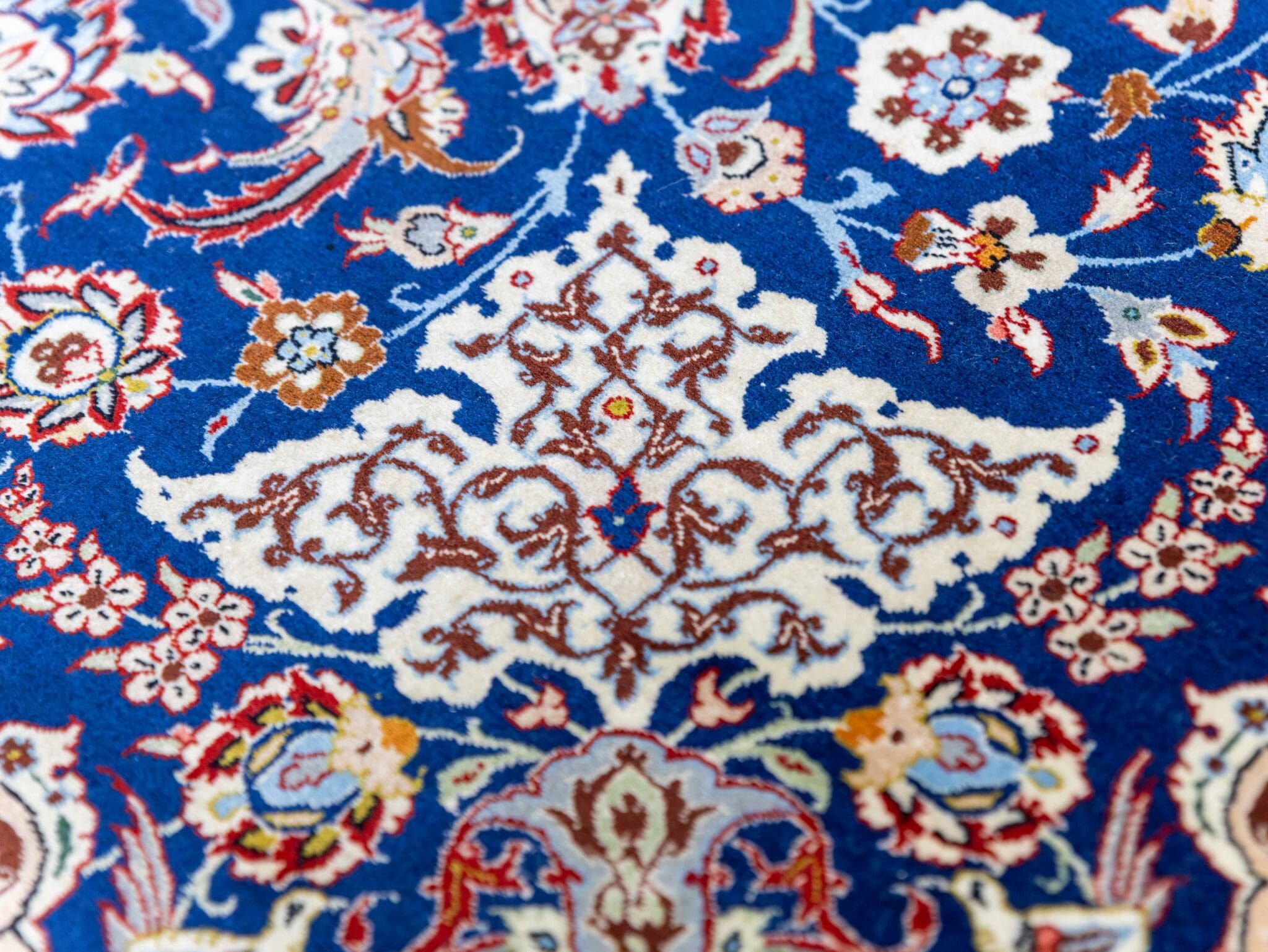Wool & Silk Isfahan Persian Rug 156 × 102 cm, hand-knotted - Image 20