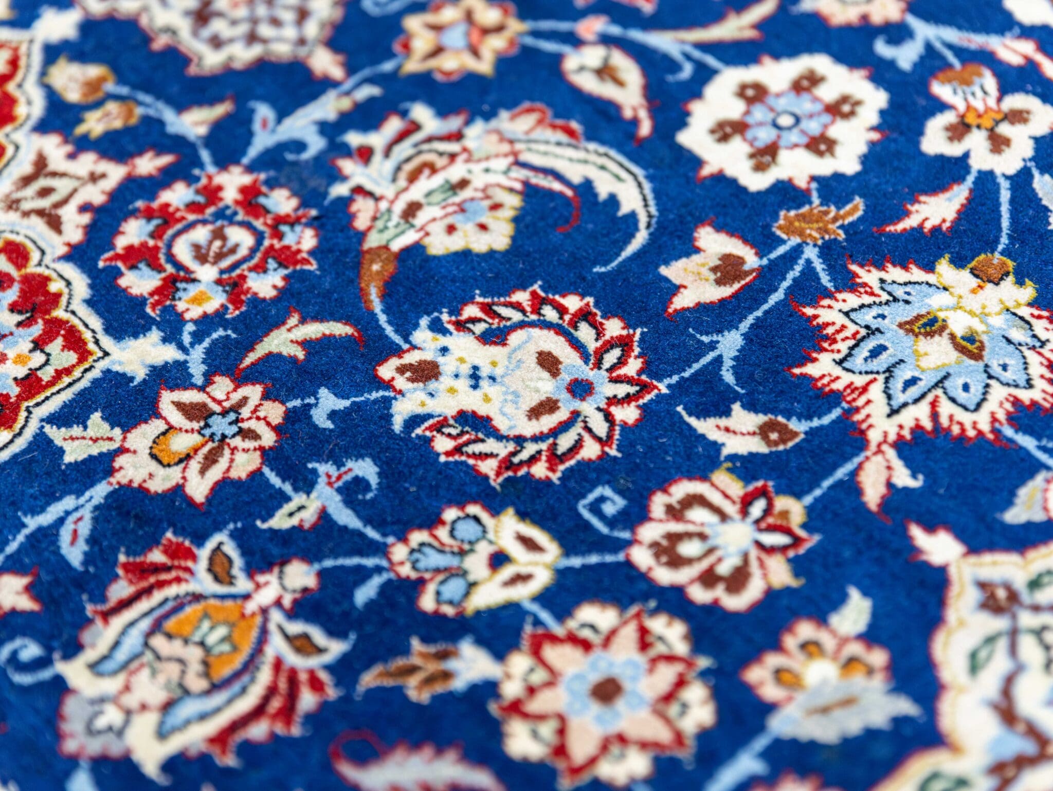 Wool & Silk Isfahan Persian Rug 156 × 102 cm, hand-knotted - Image 6