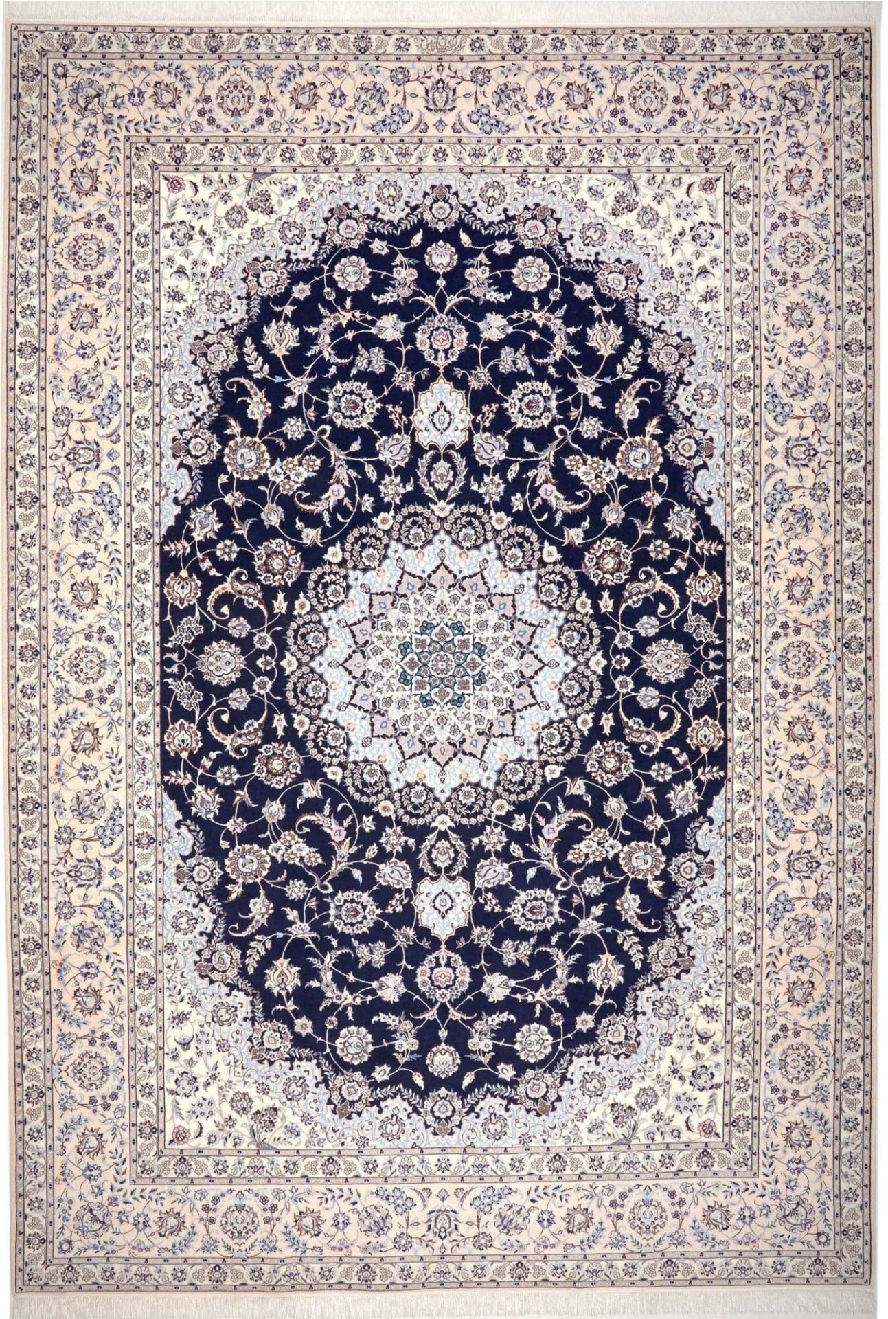 Nain Persian Rug 257 × 368 cm in Wool, hand-knotted