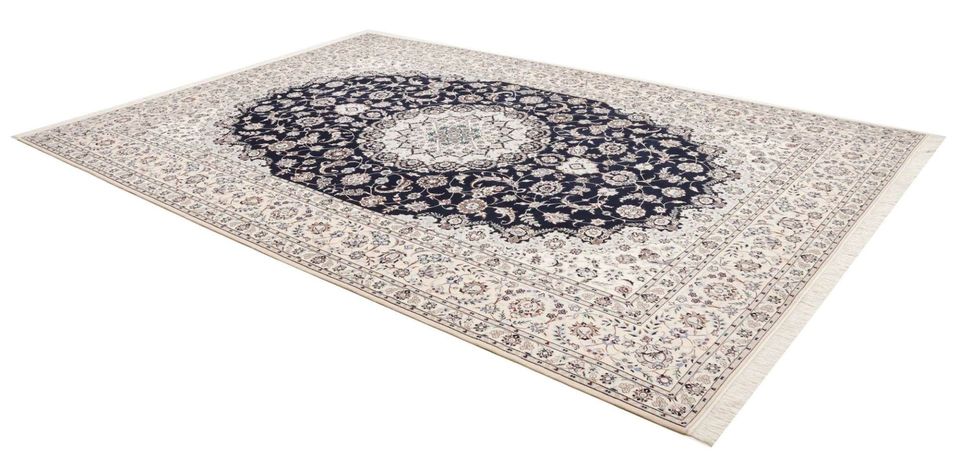 Nain Persian Rug 257 × 368 cm in Wool, hand-knotted - Image 3