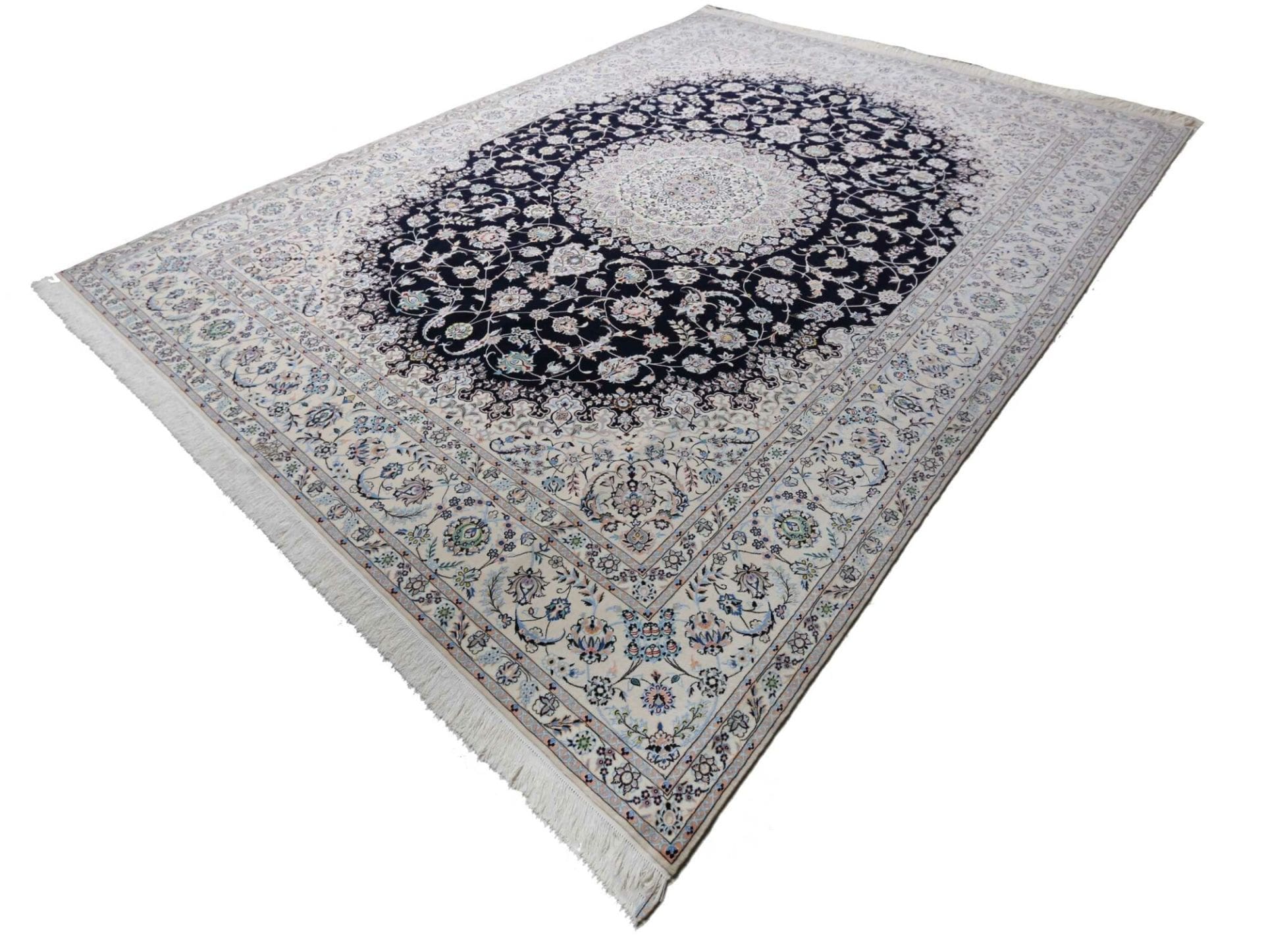Alternative view of Nain Persian Rug 301 × 410 cm in Wool, hand-knotted