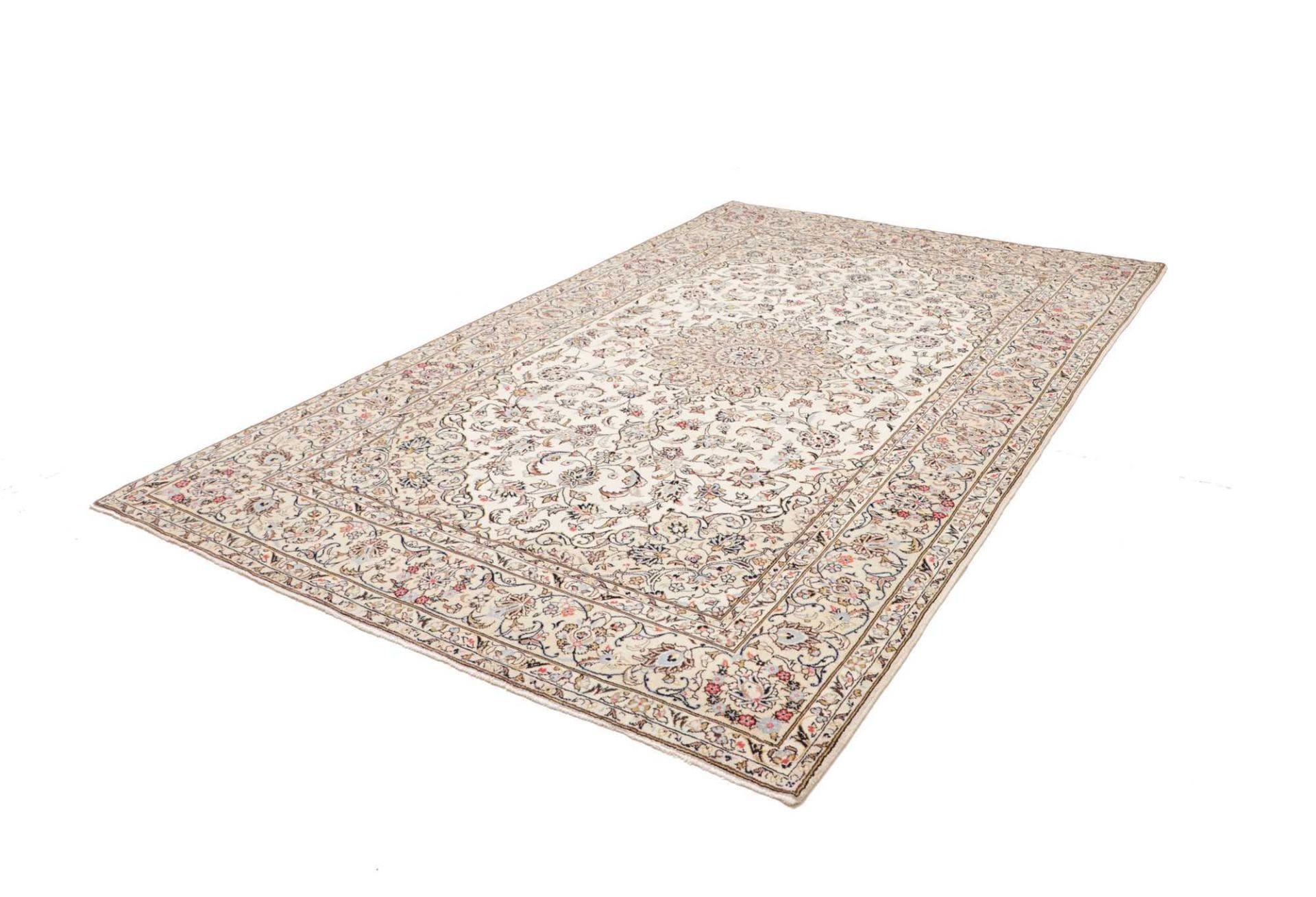 Alternative view of Hand-Knotted Kashan Persian Rug, 195 × 305 cm, Wool