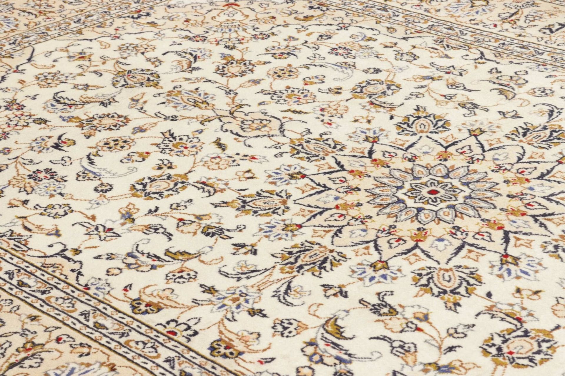 Hand-Knotted Kashan Persian Rug, 196 × 304 cm, Wool - Image 7