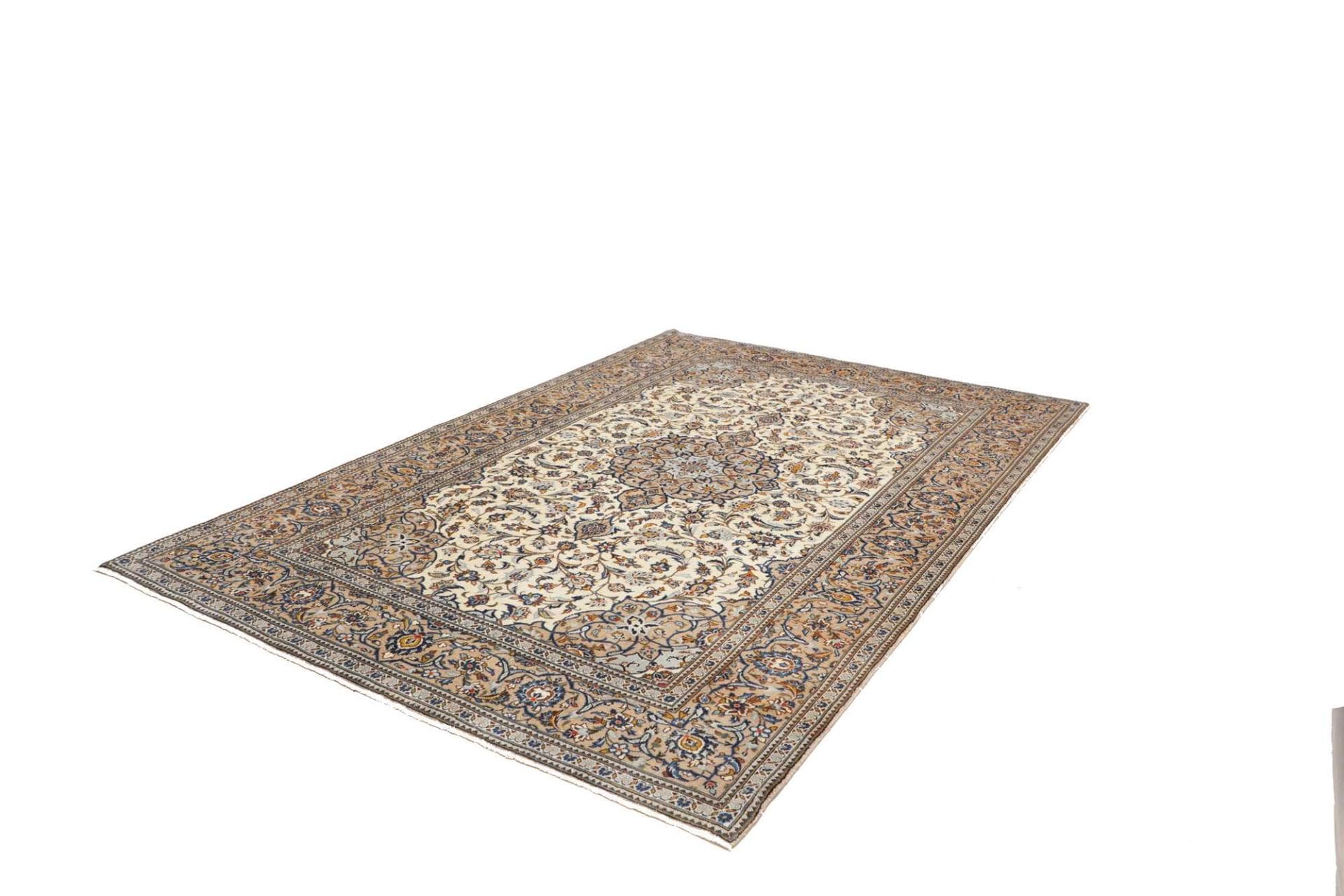 Alternative view of Wool Kashan Persian Rug 196 × 291 cm, hand-knotted