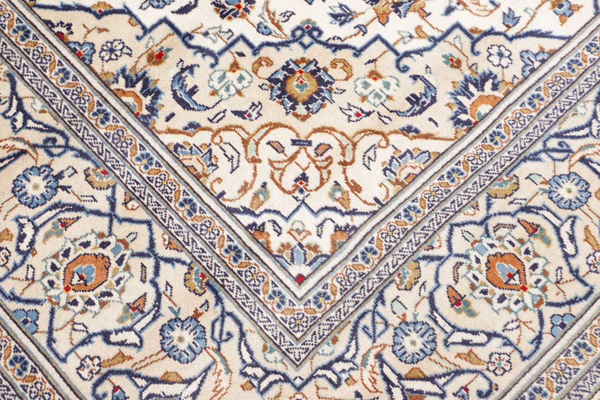 Hand-Knotted Kashan Persian Rug, 203 × 302 cm, Wool - Image 6