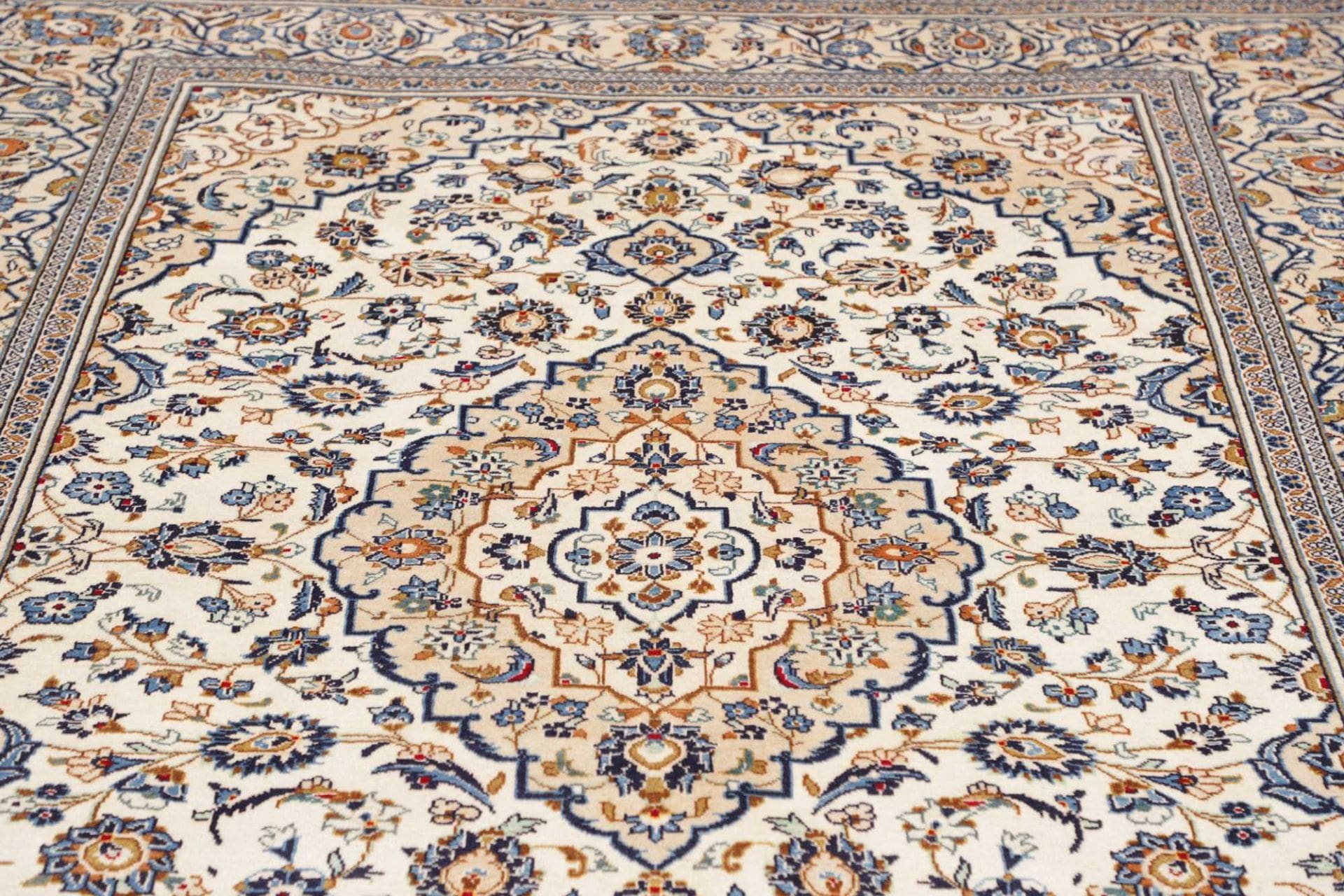 Hand-Knotted Kashan Persian Rug, 203 × 302 cm, Wool - Image 8