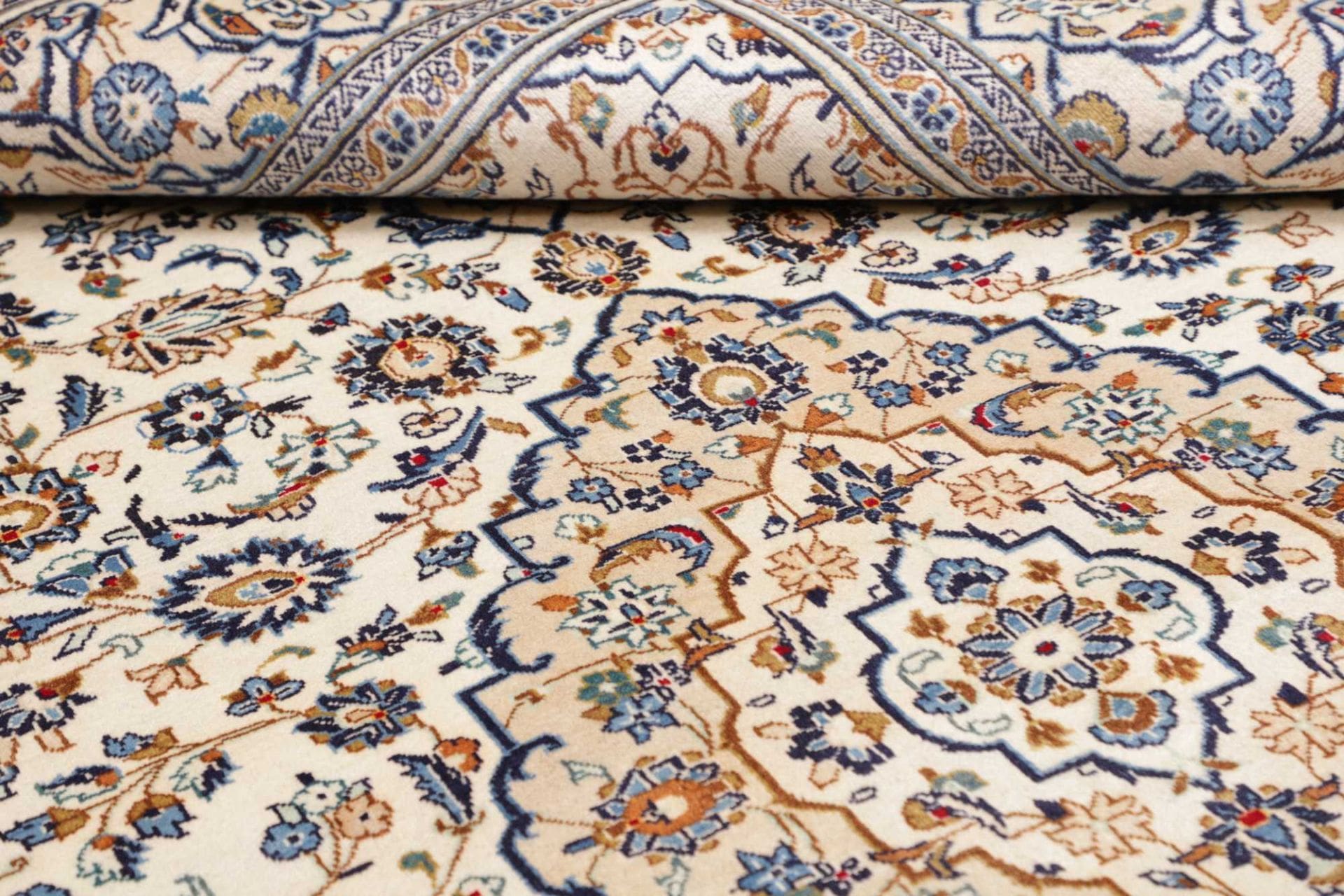 Hand-Knotted Kashan Persian Rug, 203 × 302 cm, Wool - Image 10