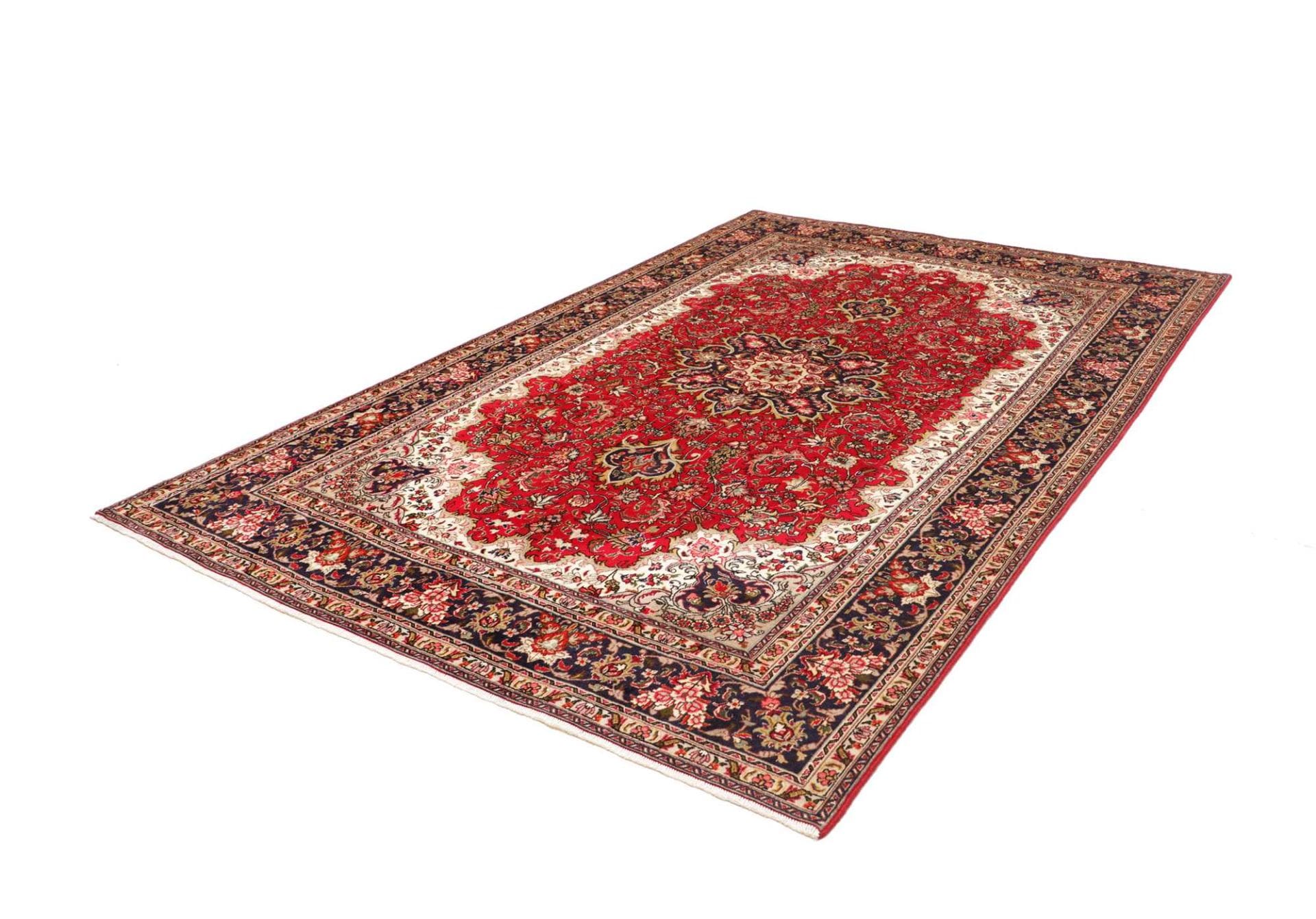 Alternative view of Tabriz Persian Rug 201 × 299 cm in Wool, hand-knotted