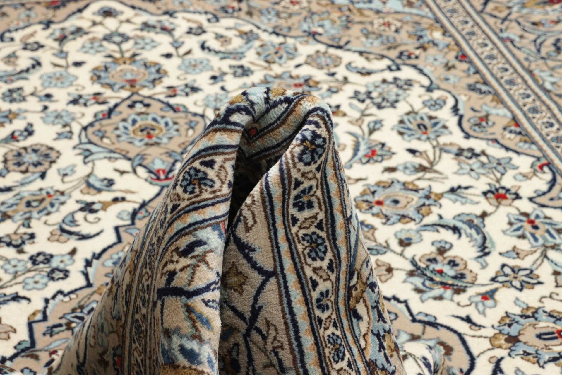 Hand-Knotted Kashan Persian Rug, 203 × 321 cm, Wool - Image 9