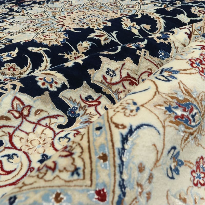 Wool & Silk Nain Persian Rug 341 × 257 cm, hand-knotted - Image 3