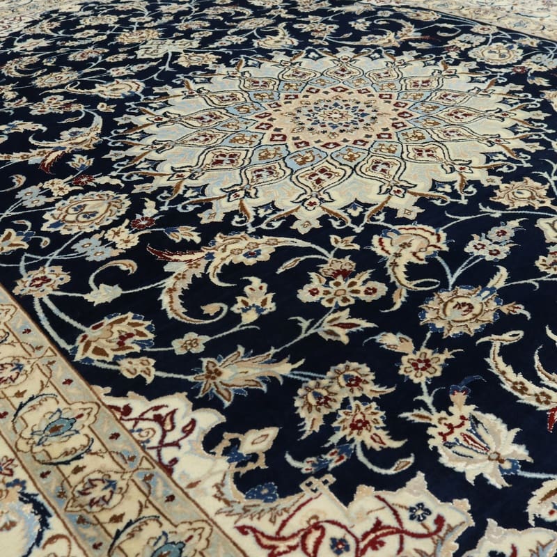 Wool & Silk Nain Persian Rug 341 × 257 cm, hand-knotted - Image 4